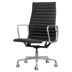 Eames Herman Miller Silla de escritorio alta de cuero negro Executive Thin Pad