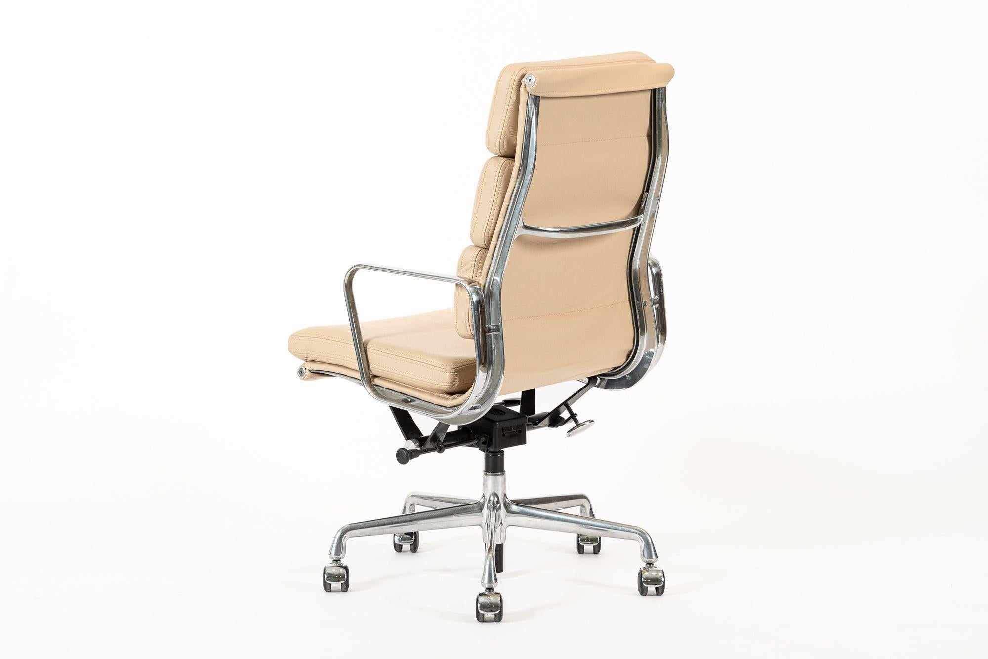 Eames Herman Miller Tall Cream Leather Office Chair Aluminum Group 6