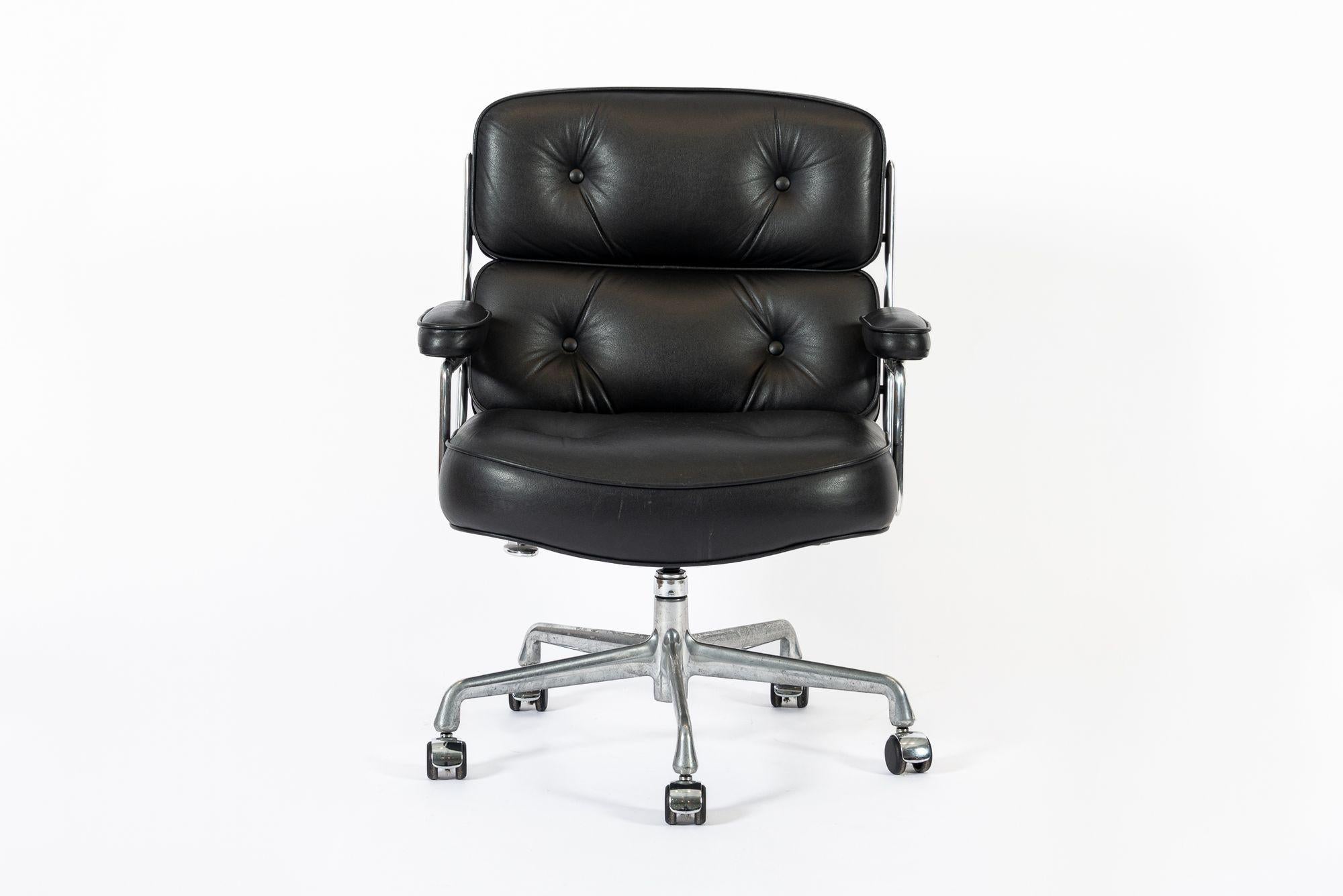 Sedia da ufficio in pelle nera Herman Miller A. Miller in vendita 4