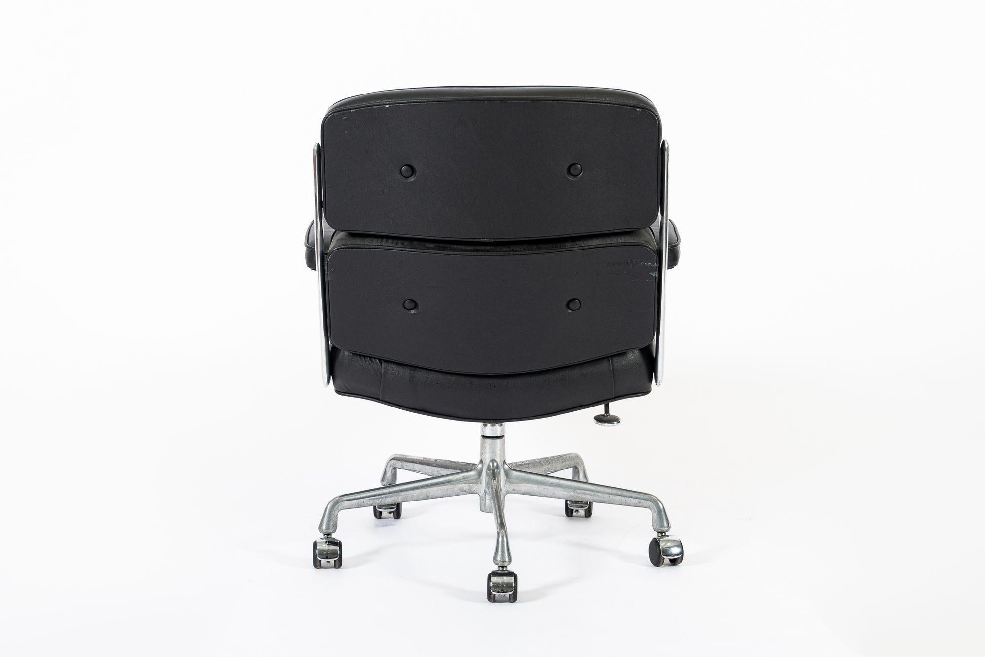 Sedia da ufficio in pelle nera Herman Miller A. Miller In condizioni buone in vendita a Detroit, MI