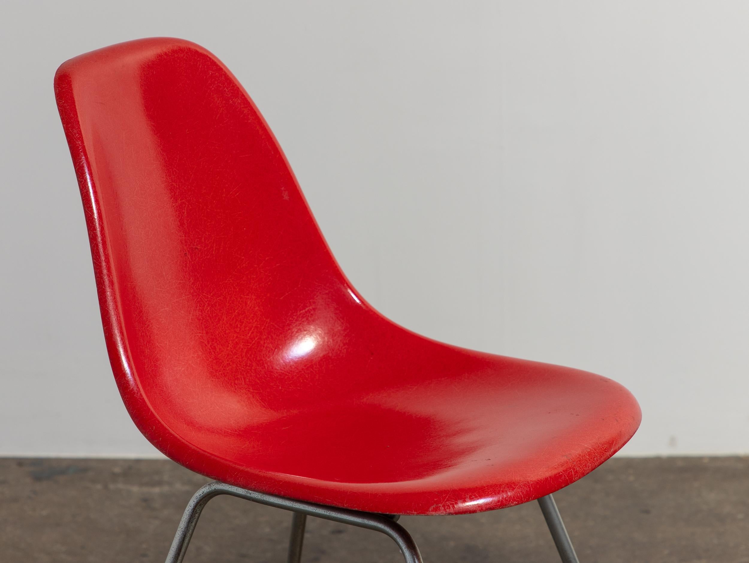 Mid-20th Century Eames Herman Miller Vintage  Fiberglass Shell Chairs in Primary Colors Bauhaus For Sale