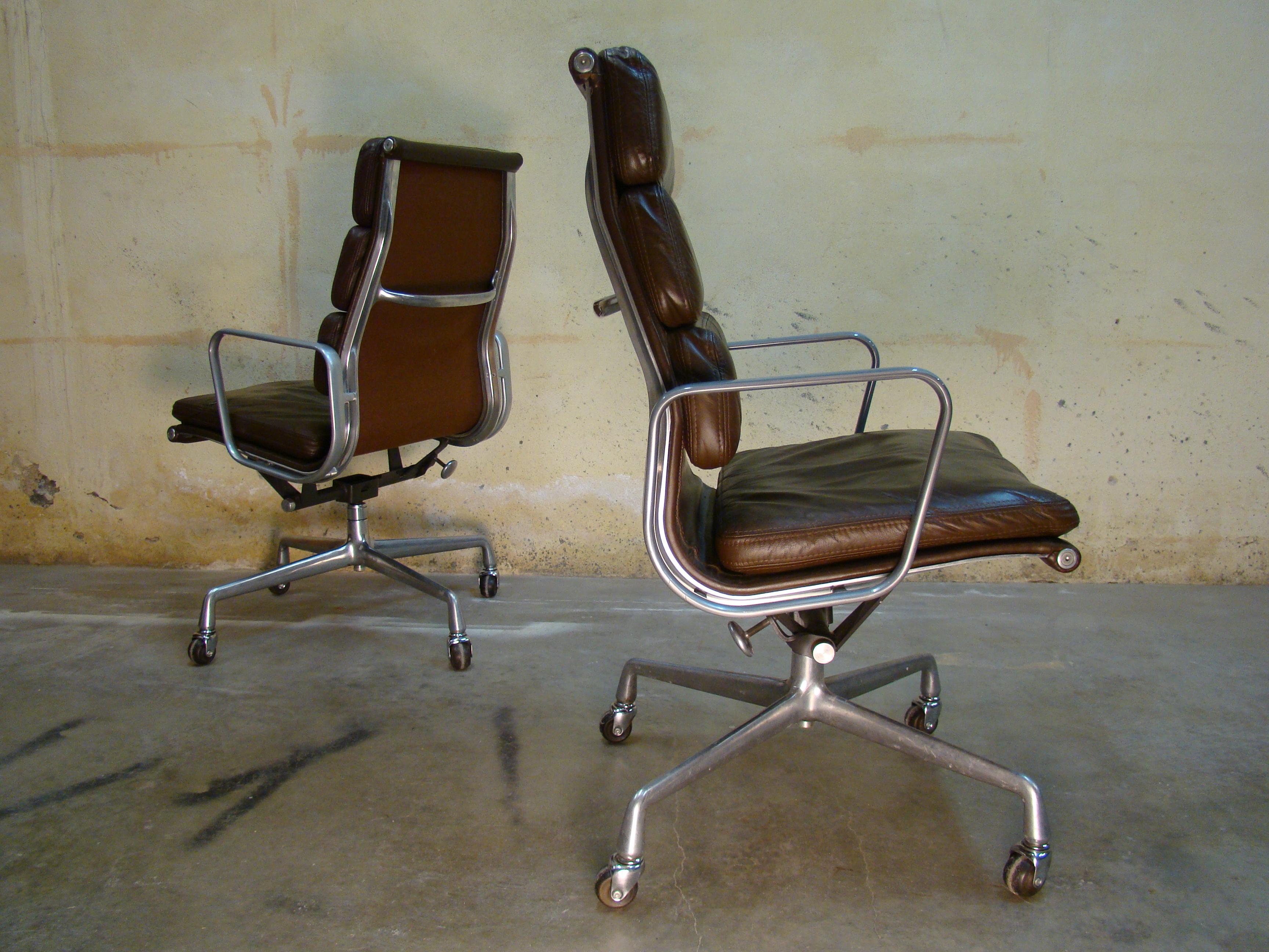 Eames Highback Softpad Management Chairs in Brown Leather for Herman Miller USA In Good Condition In Denver, CO