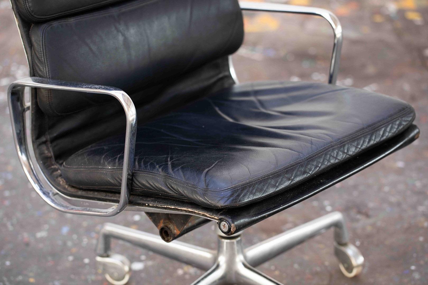 Eames Highback Softpad Office Chair for Herman Miller, Mod EA 219, USA, 1960s In Good Condition For Sale In Basel, BS