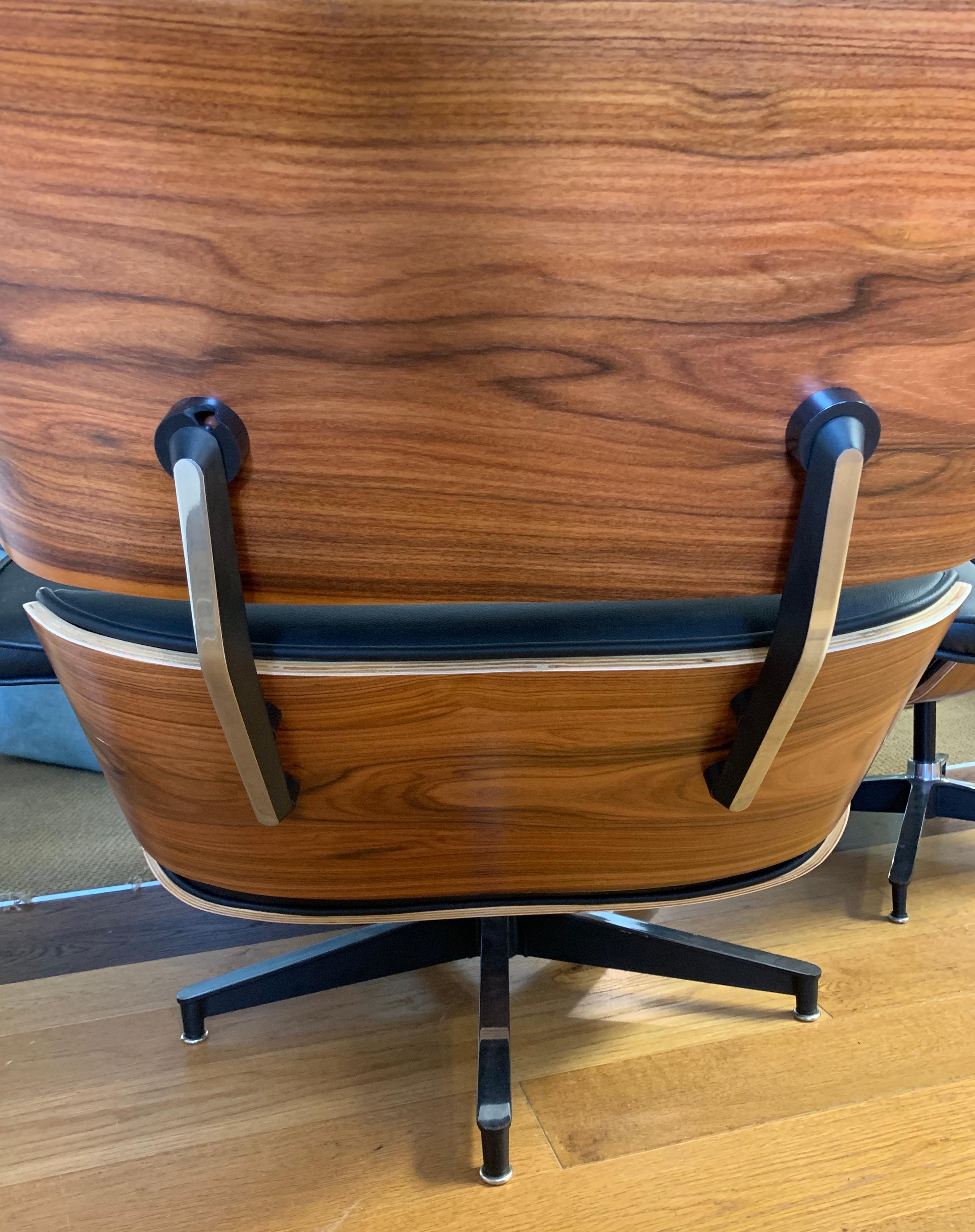Eames Iconic Herman Miller Style Lounge Chair and Ottoman Black Leather In Good Condition In West Hartford, CT
