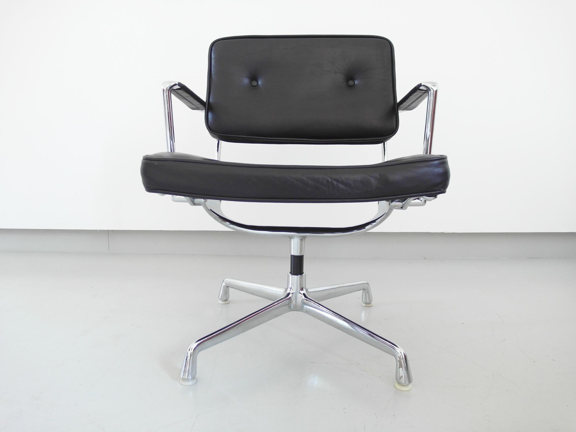 Eames Intermediate chair, early Fehlbaum production for Herman Miller, 1968-1973 4