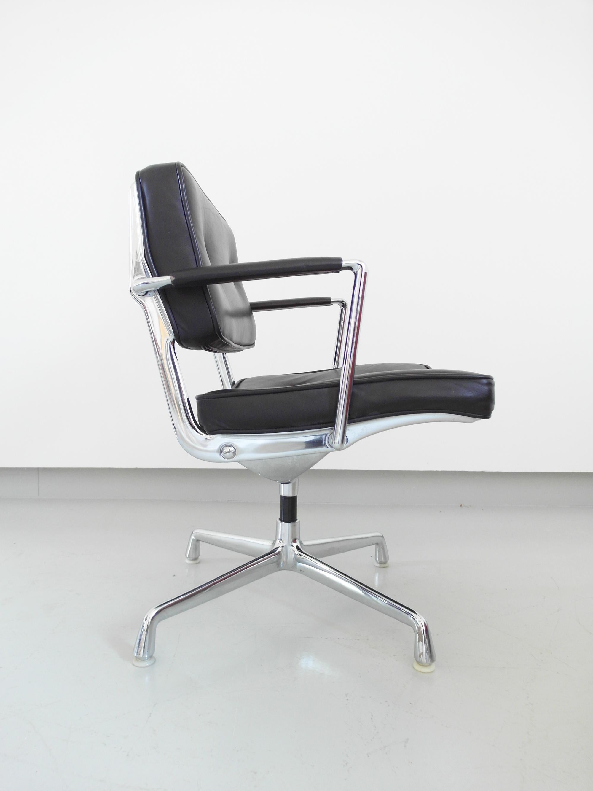 Eames Intermediate chair, early Fehlbaum production for Herman Miller, 1968-1973 5