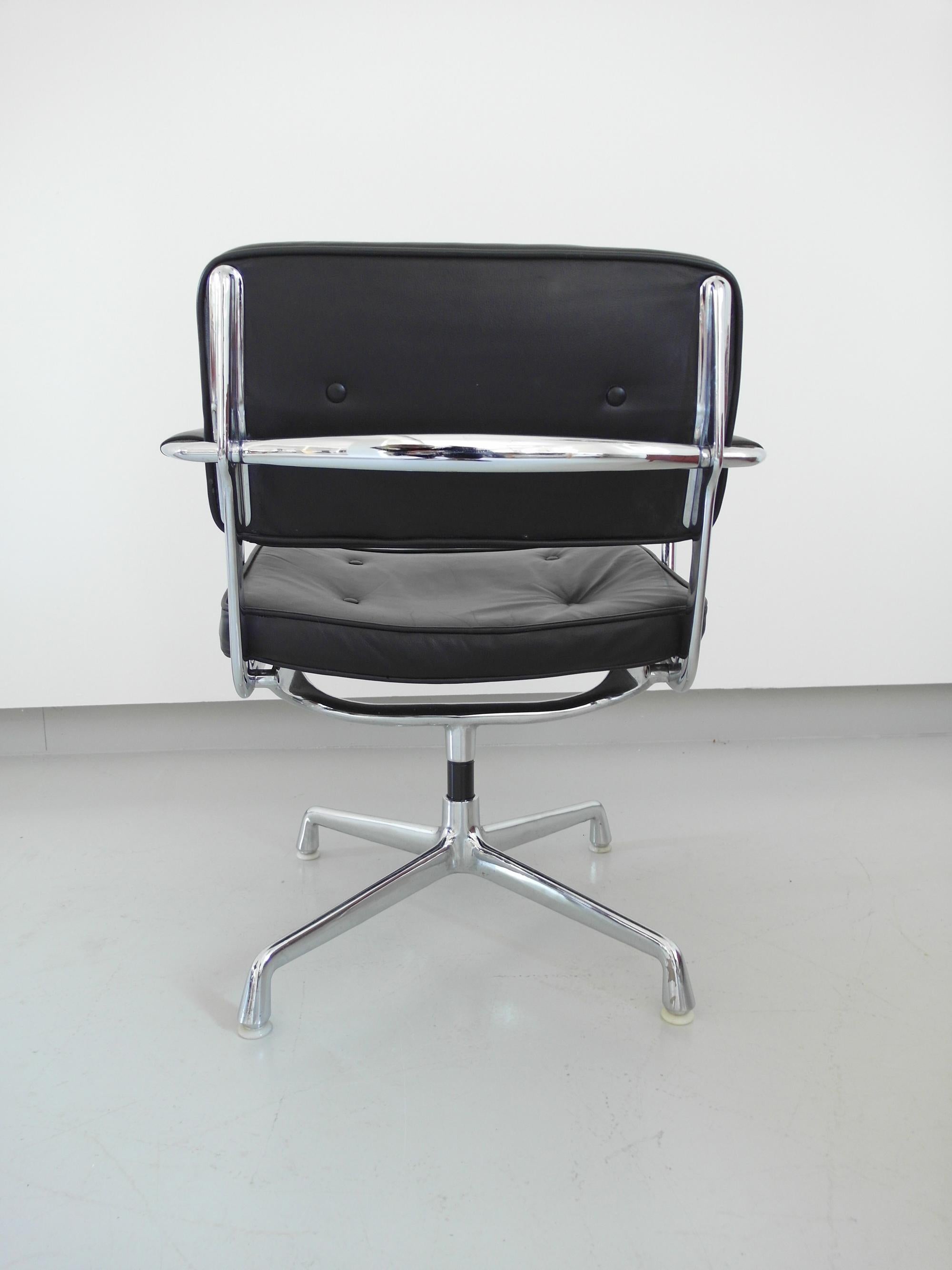 Eames Intermediate chair, early Fehlbaum production for Herman Miller, 1968-1973 7