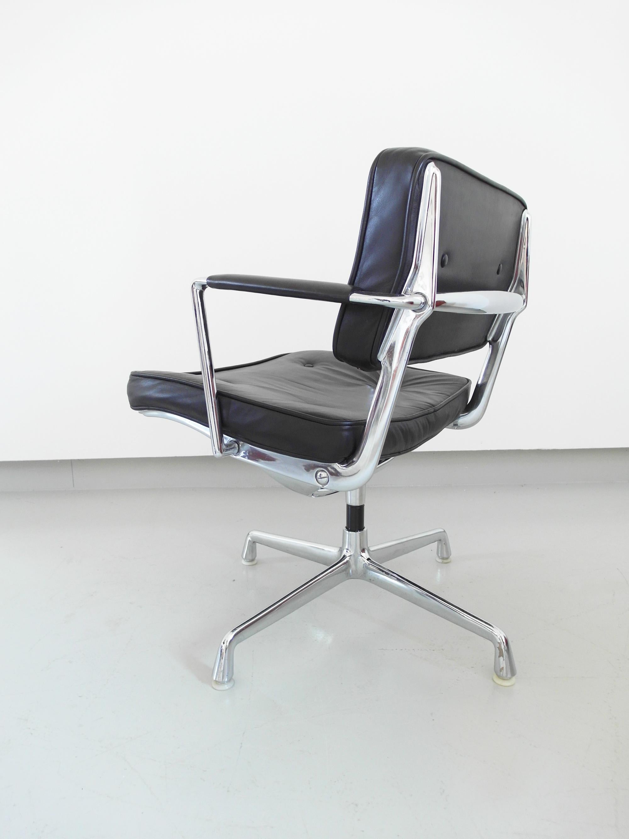 Eames Intermediate chair, early Fehlbaum production for Herman Miller, 1968-1973 8