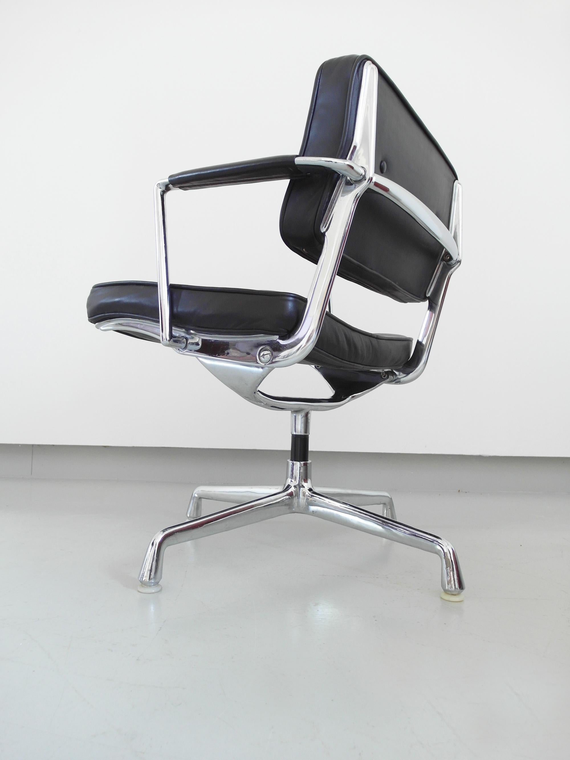 Eames Intermediate chair, early Fehlbaum production for Herman Miller, 1968-1973 9