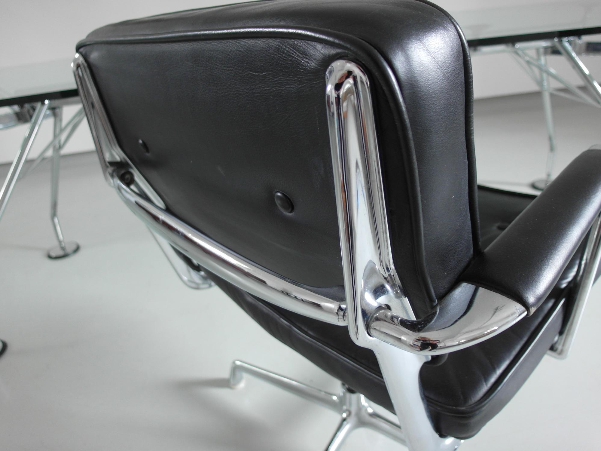 Aluminum Eames Intermediate chair, early Fehlbaum production for Herman Miller, 1968-1973