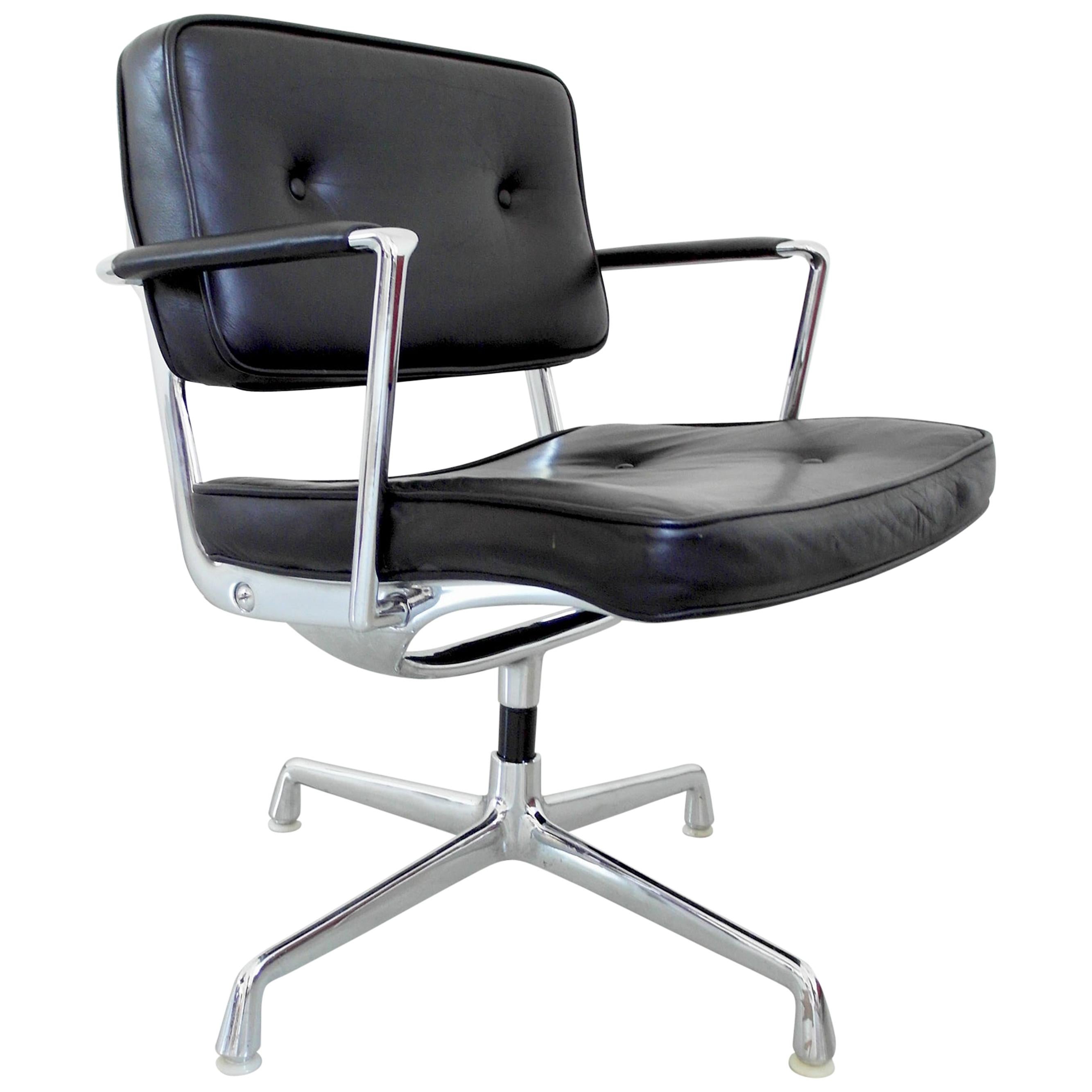 Eames Intermediate chair, early Fehlbaum production for Herman Miller, 1968-1973