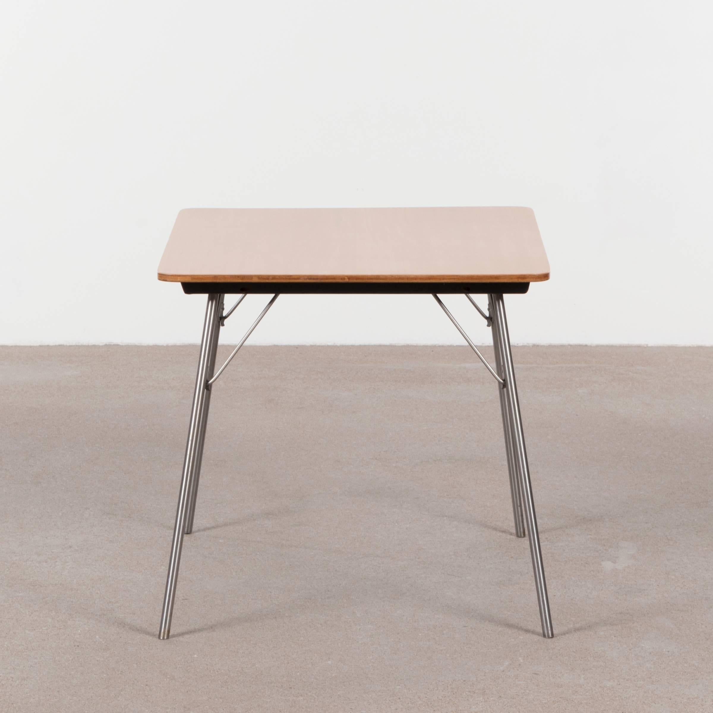 eames folding table