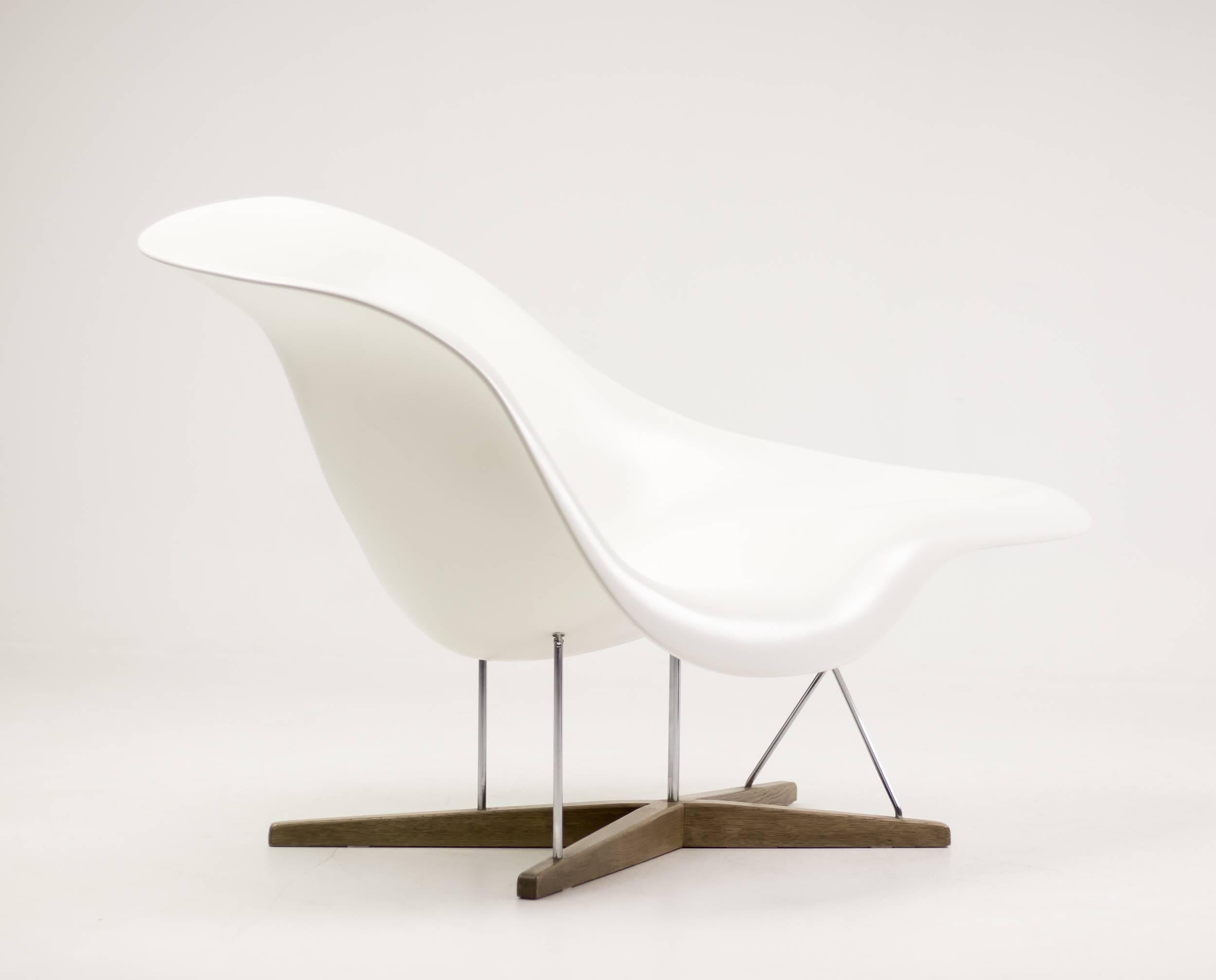 Mid-Century Modern Eames La Chaise