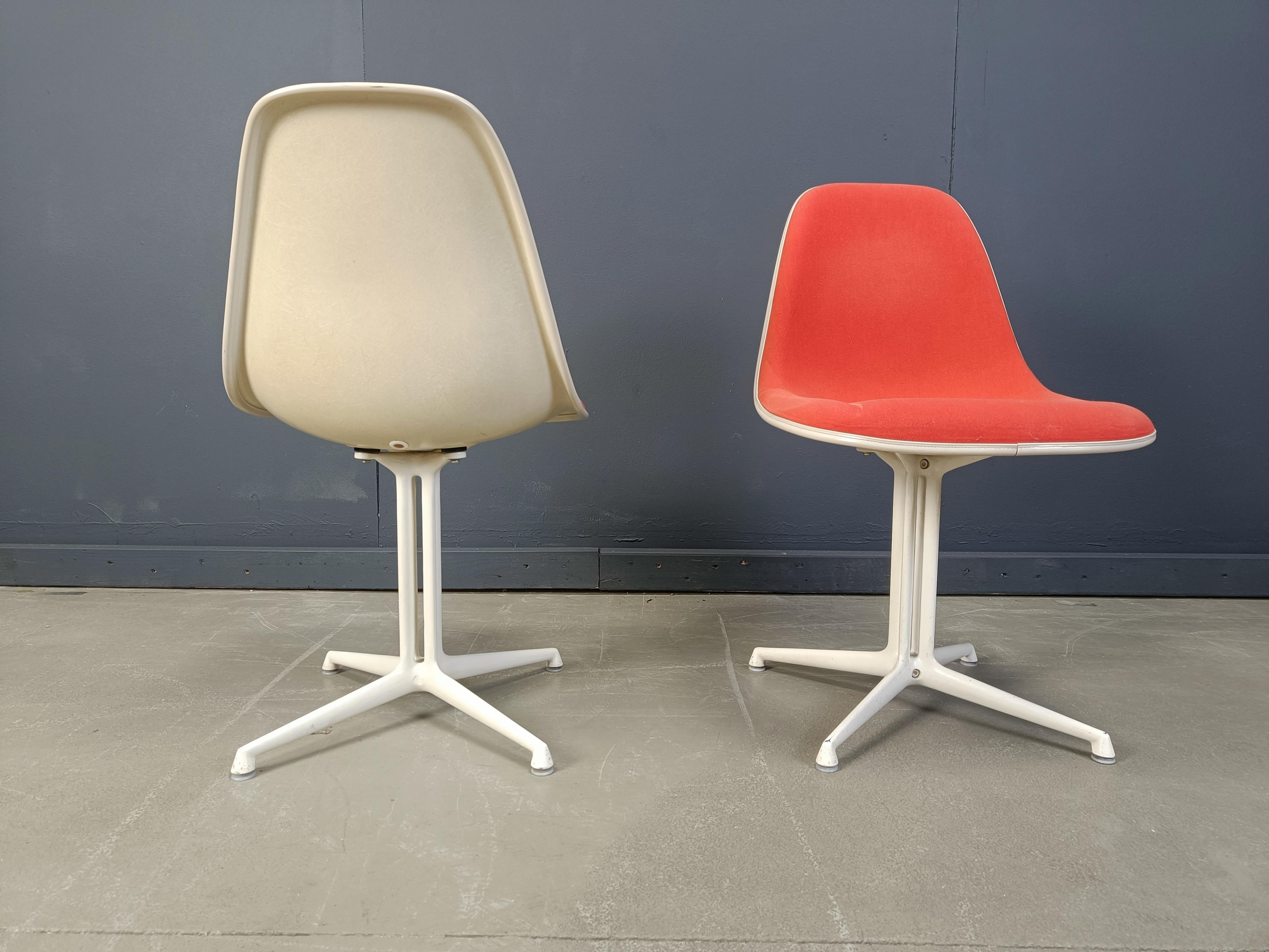 Americano Sedie Eames La Fonda di Vitra, set di 2 anni '90 in vendita