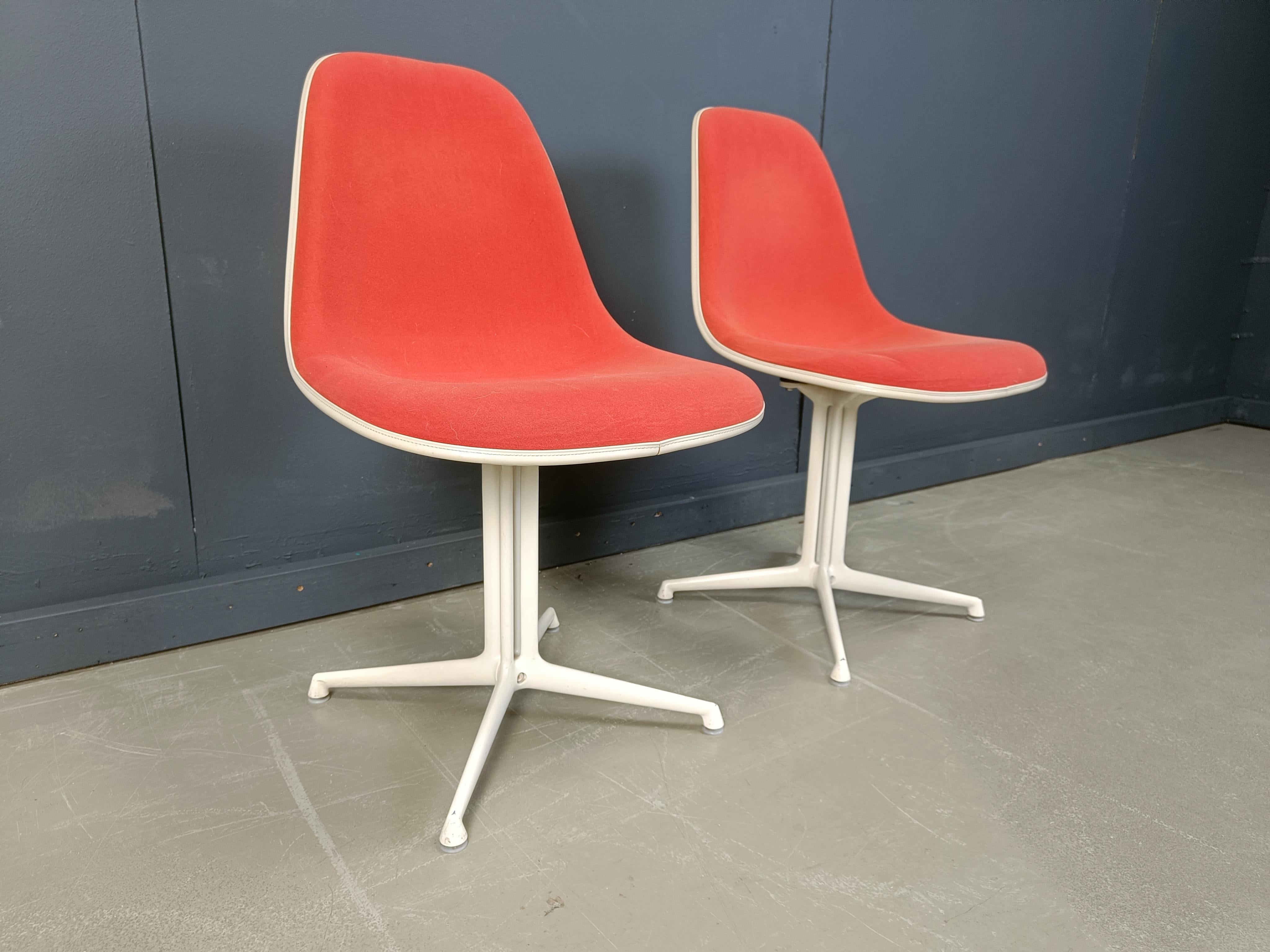 Tessuto Sedie Eames La Fonda di Vitra, set di 2 anni '90 in vendita