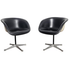 Mid Century Modern American Schwarzes Vinyl Eames La Fonda:: Drehstuhl 1960