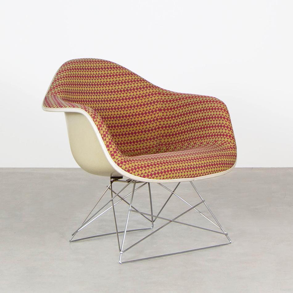 Mid-Century Modern Eames LAR Lounge Chairs with Original Alexander Girard Fabric, Herman Miller