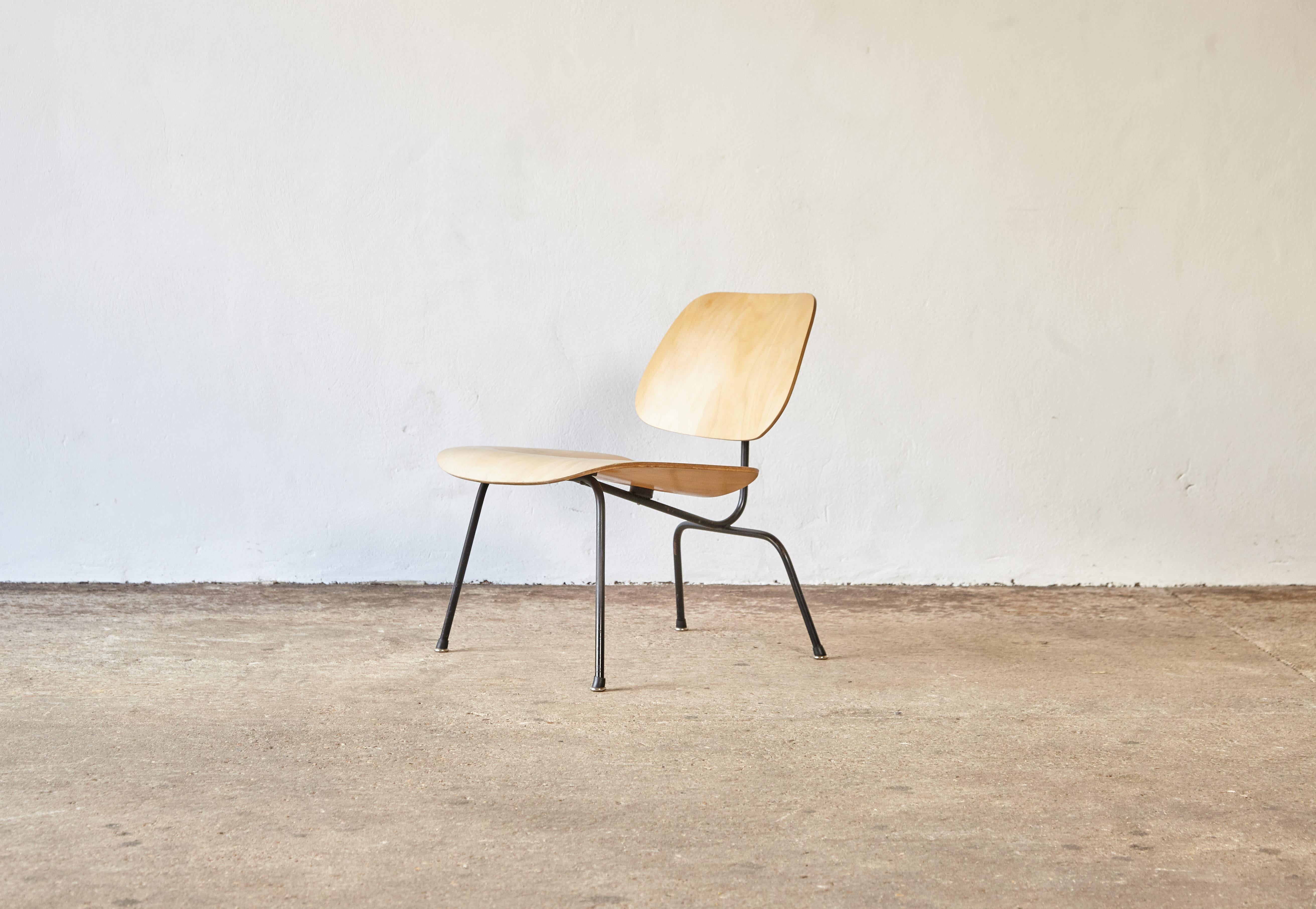 An Eames LCM lounge chair, Herman Miller, USA, 1950s. Ash plywood, chrome-plated steel and original rubber feet caps. With manufacturers label.

Wear consistent with age and use. Structurally sound. Fast shipping worldwide.





  