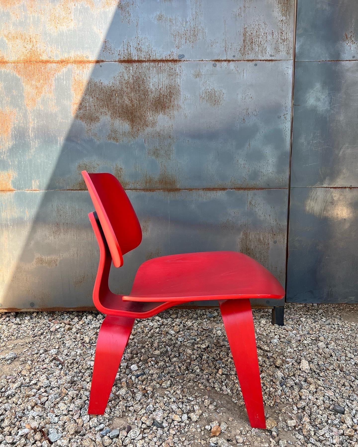 Mid-Century Modern Eames LCW (Lounge Chair Wood) for Herman Miller
