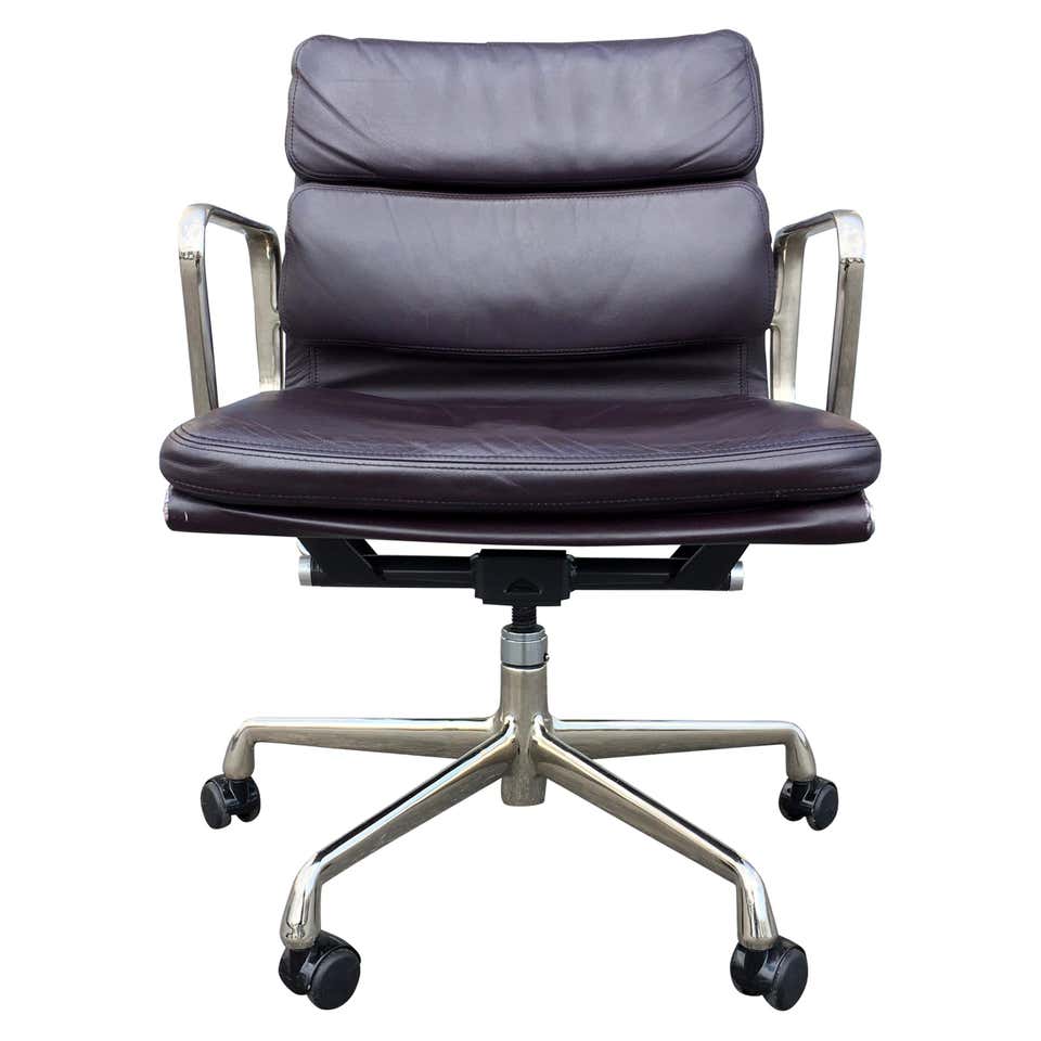 Eames padded management chair Clearance