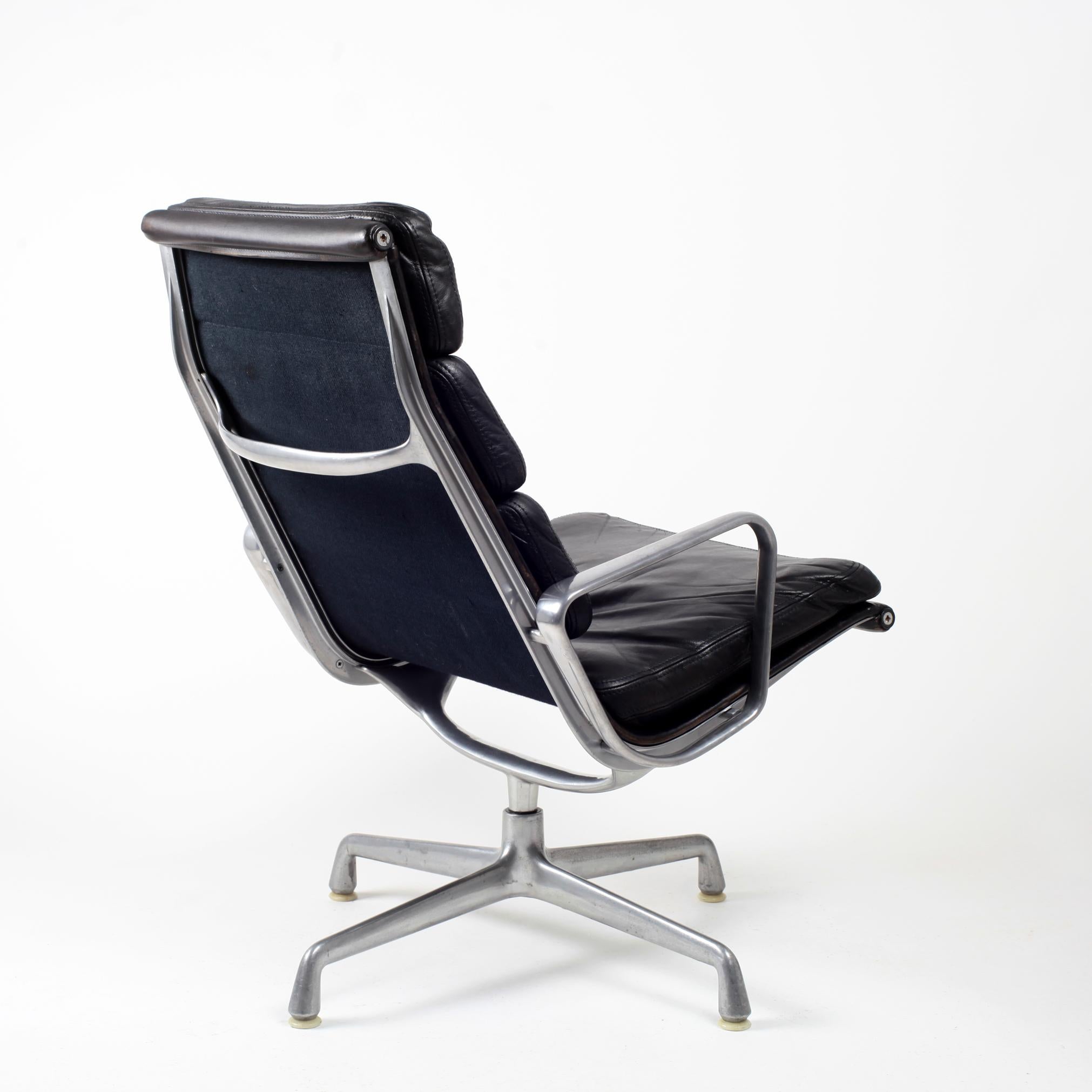 Eames Leather Swivel Soft Pad EA 216 Lounge Chair by Interform for Herman Miller In Good Condition In Saint  Ouen, FR