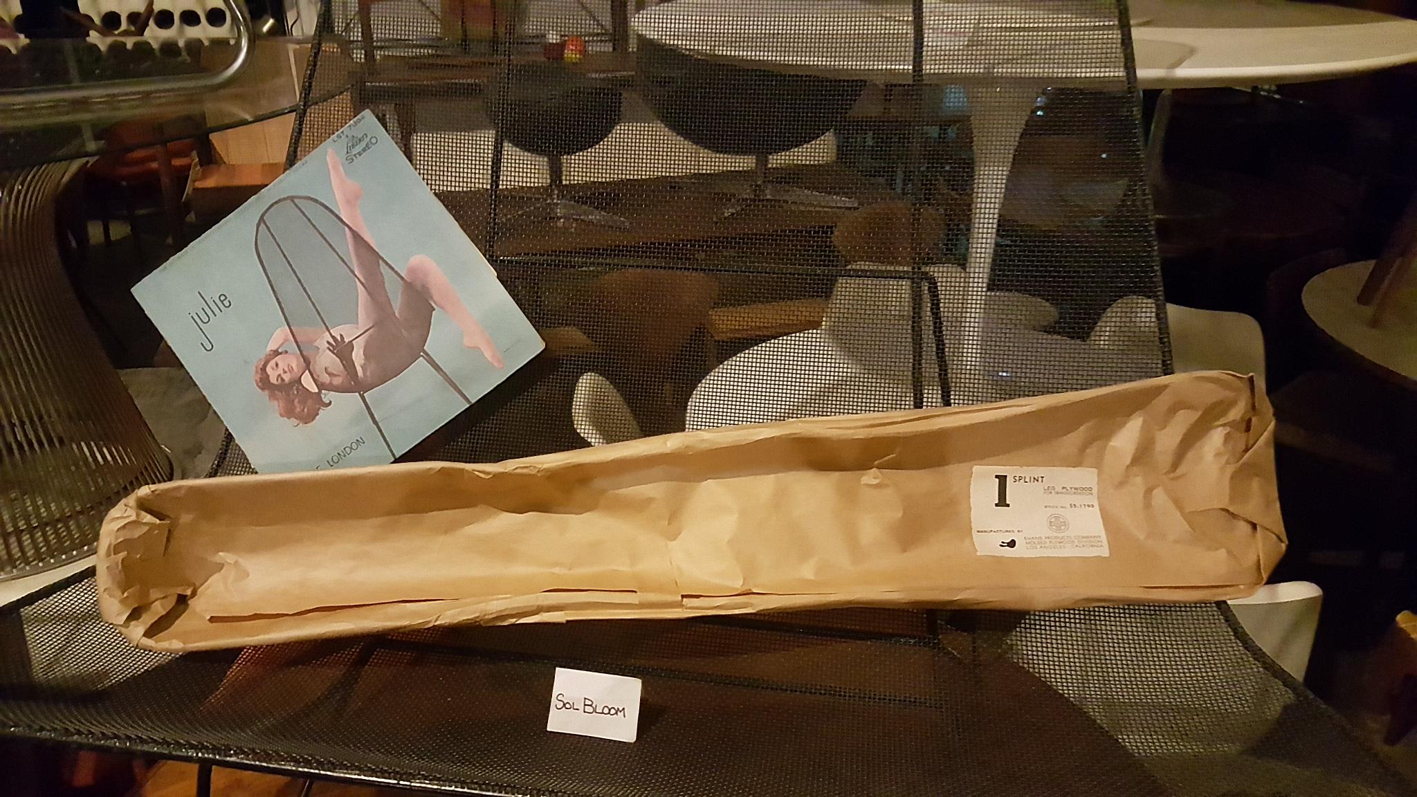 Stecca per gambe Eames in confezione originale Evans Products Co. Compensato di betulla 1943 in vendita 1