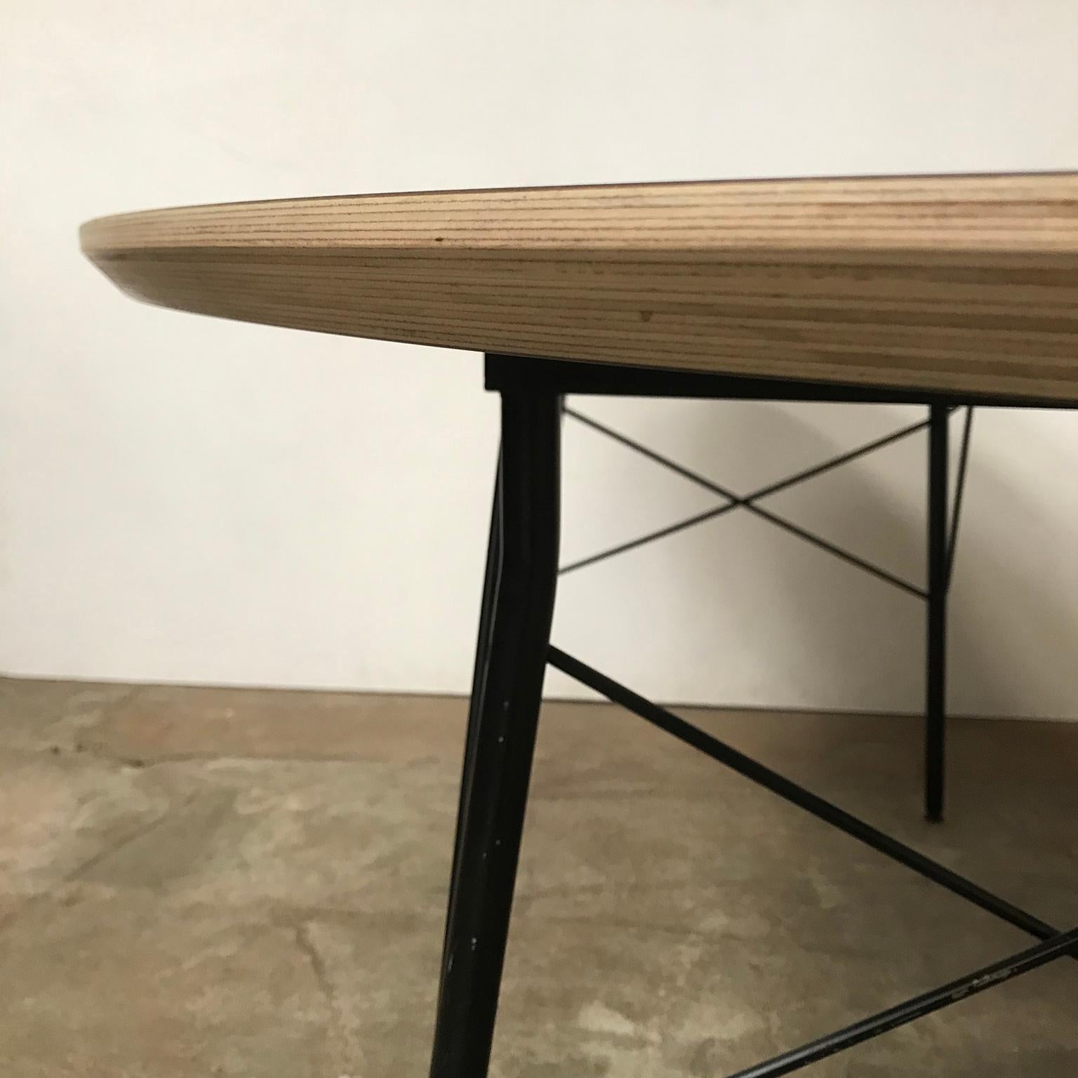 Eames like Oval Dining Table, Excellent Matching with Dowel or Eiffel Chairs In Good Condition In Amsterdam IJMuiden, NL