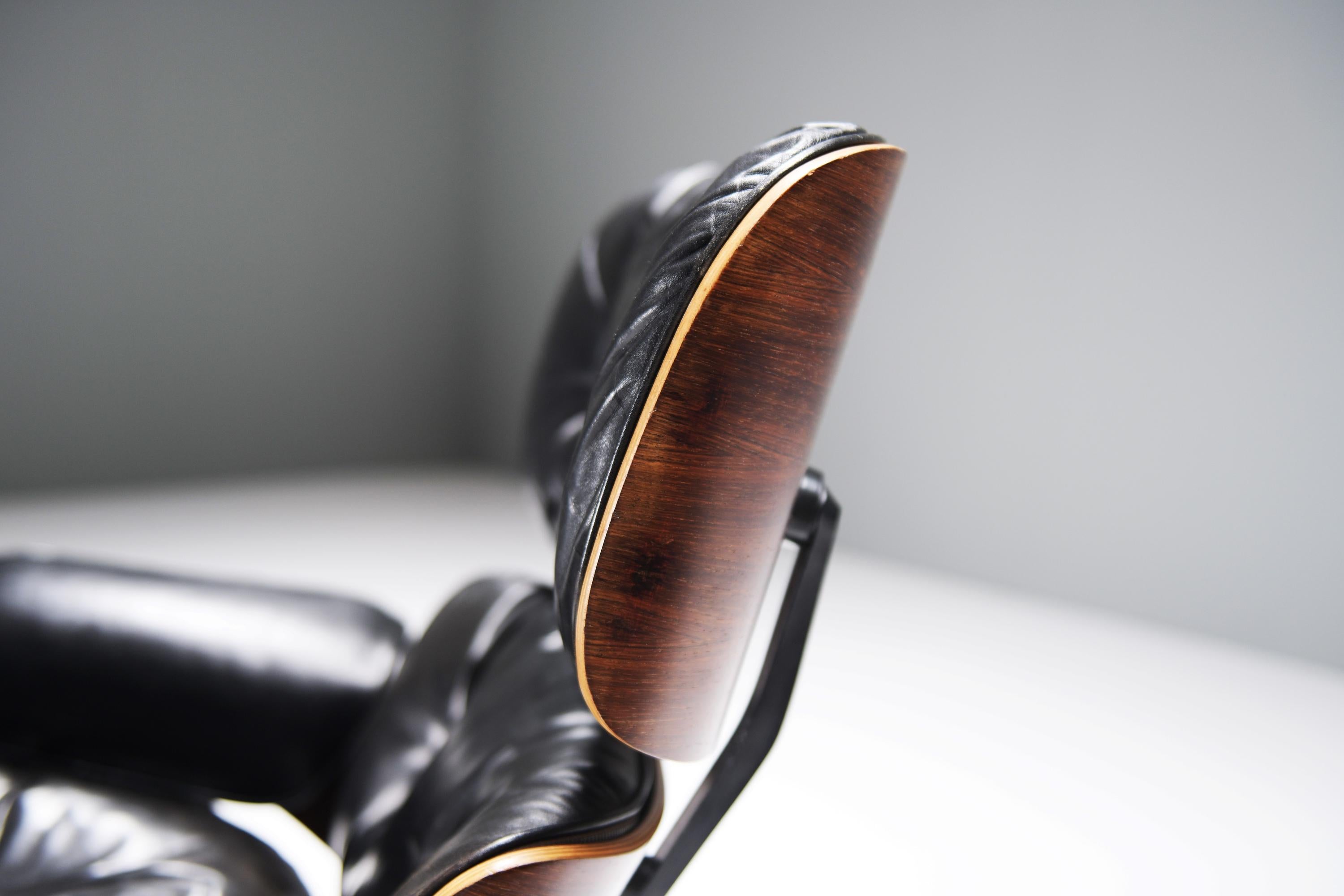 Eames lounge by Ray & Charles Eames by Mobilier International for Herman Miller 12