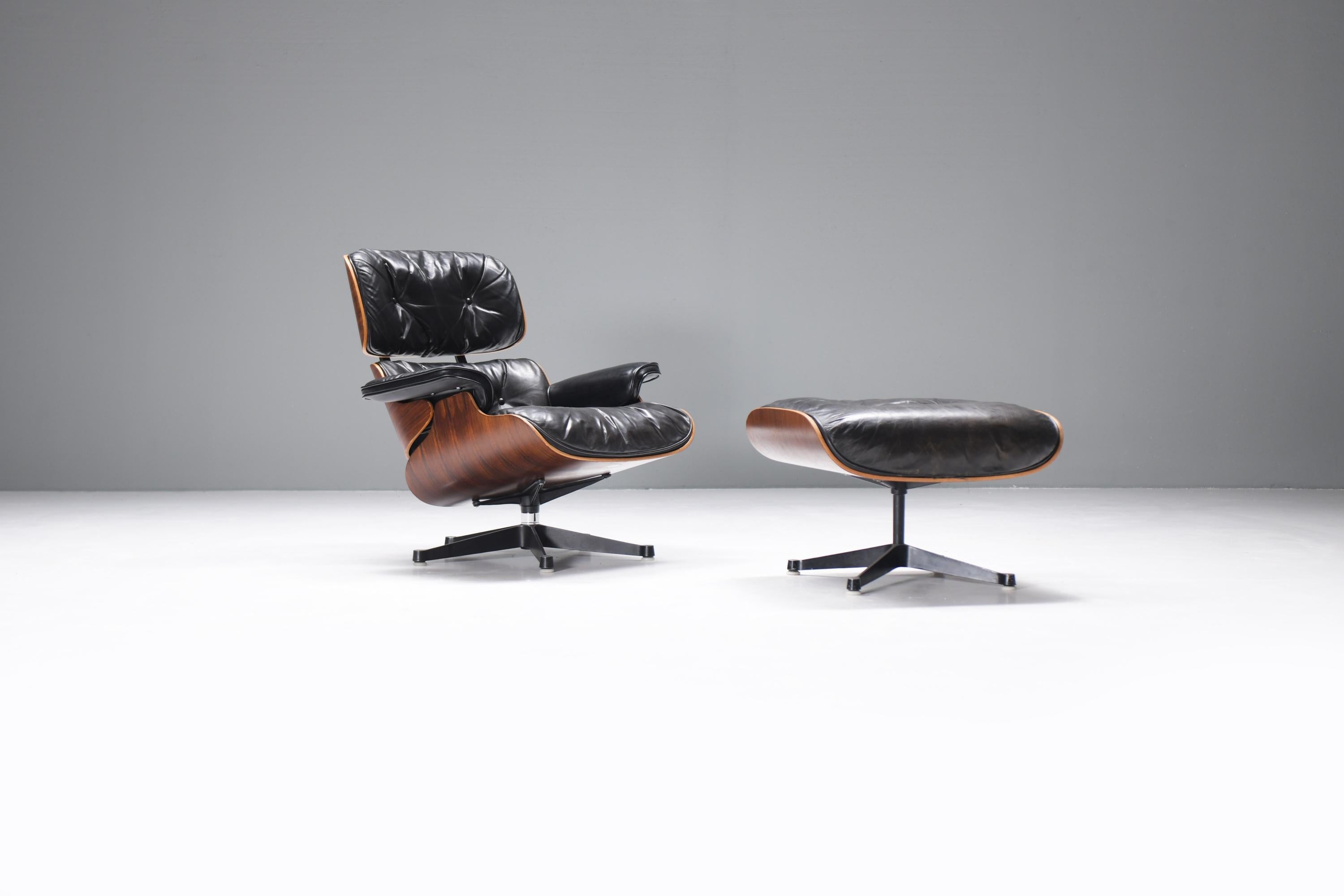 20th Century Eames lounge by Ray & Charles Eames by Mobilier International for Herman Miller