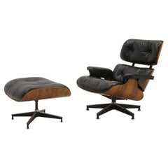 Chaise longue Eames 670 et Ottoman 671:: bois de rose et cuir noir restauré