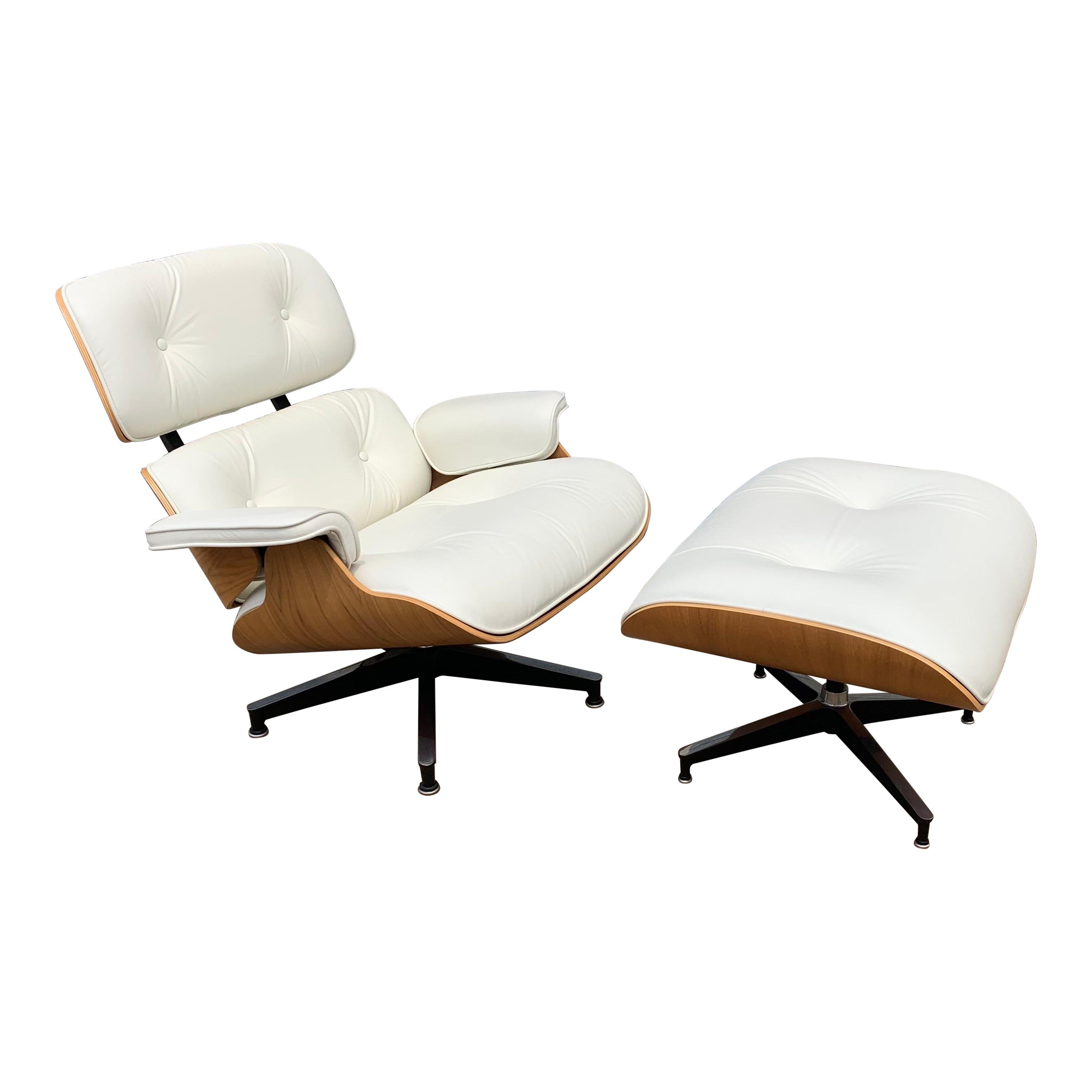 Eames Lounge Chair und Ottoman, 50th Anniversary Edition in weißem Leder im Angebot