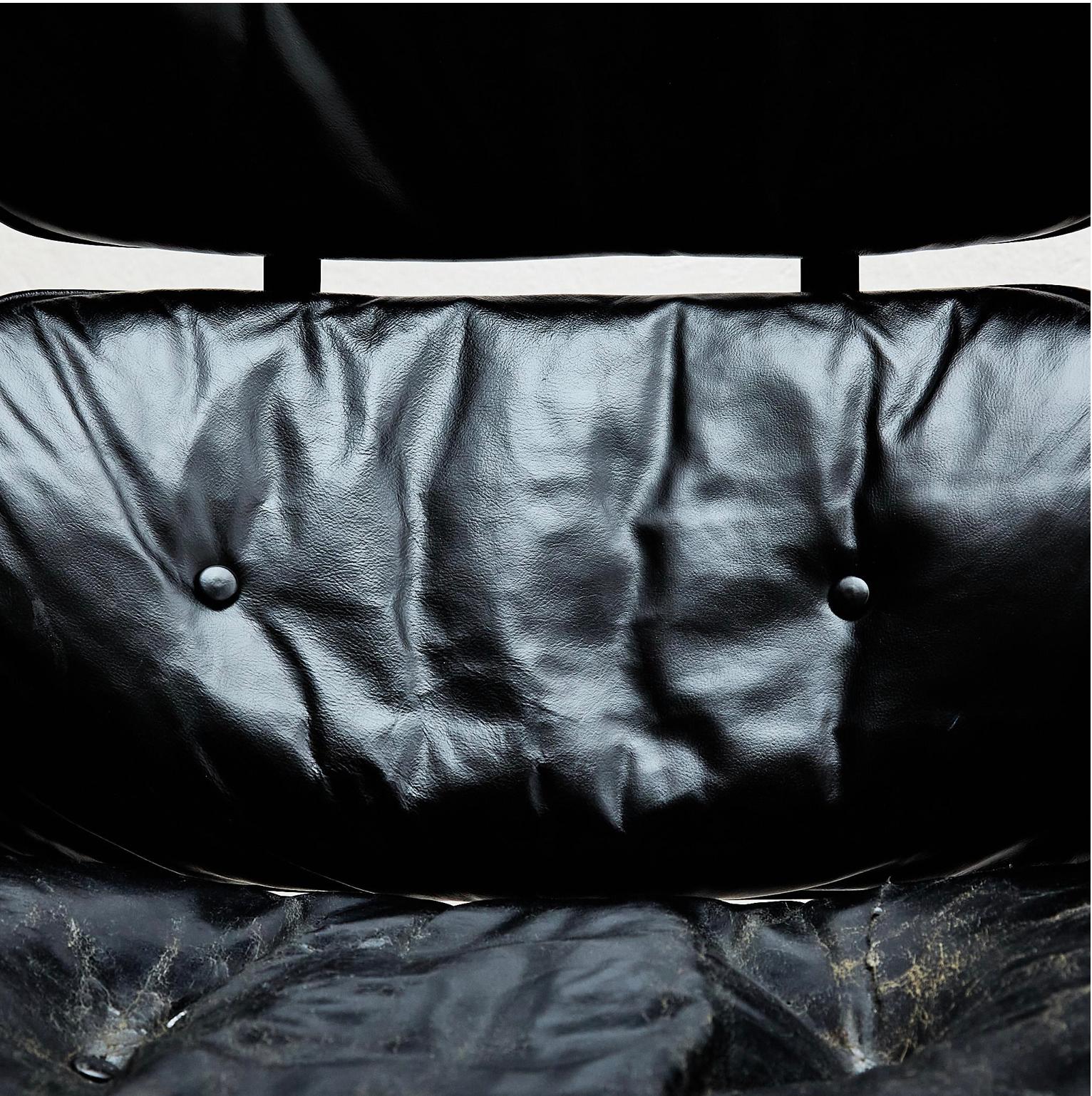 Sedia da salotto e ottomana Eames: Un'icona senza tempo di comfort ed Eleganza 3
