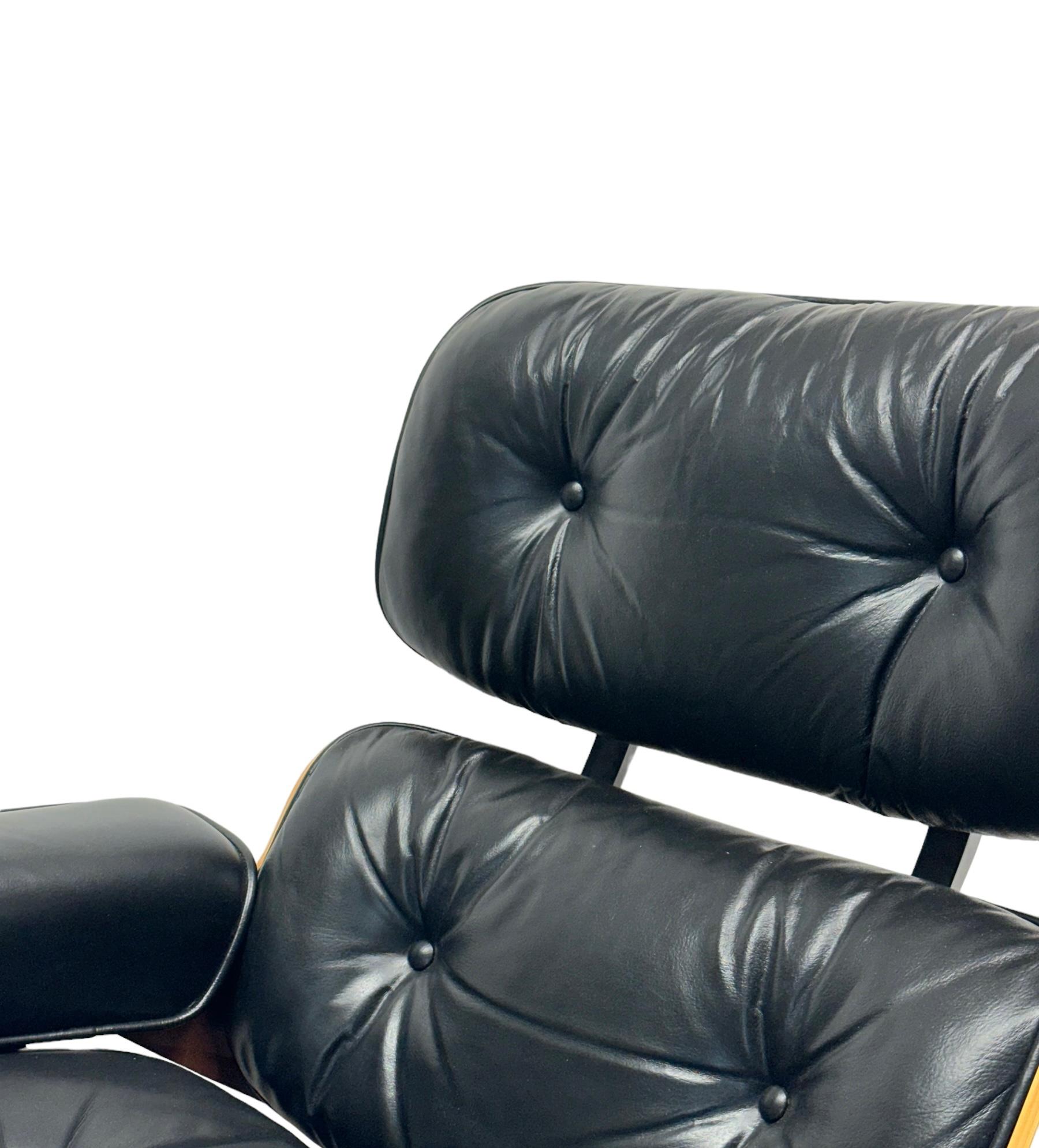 Eames Lounge Chair and Ottoman  For Sale 7