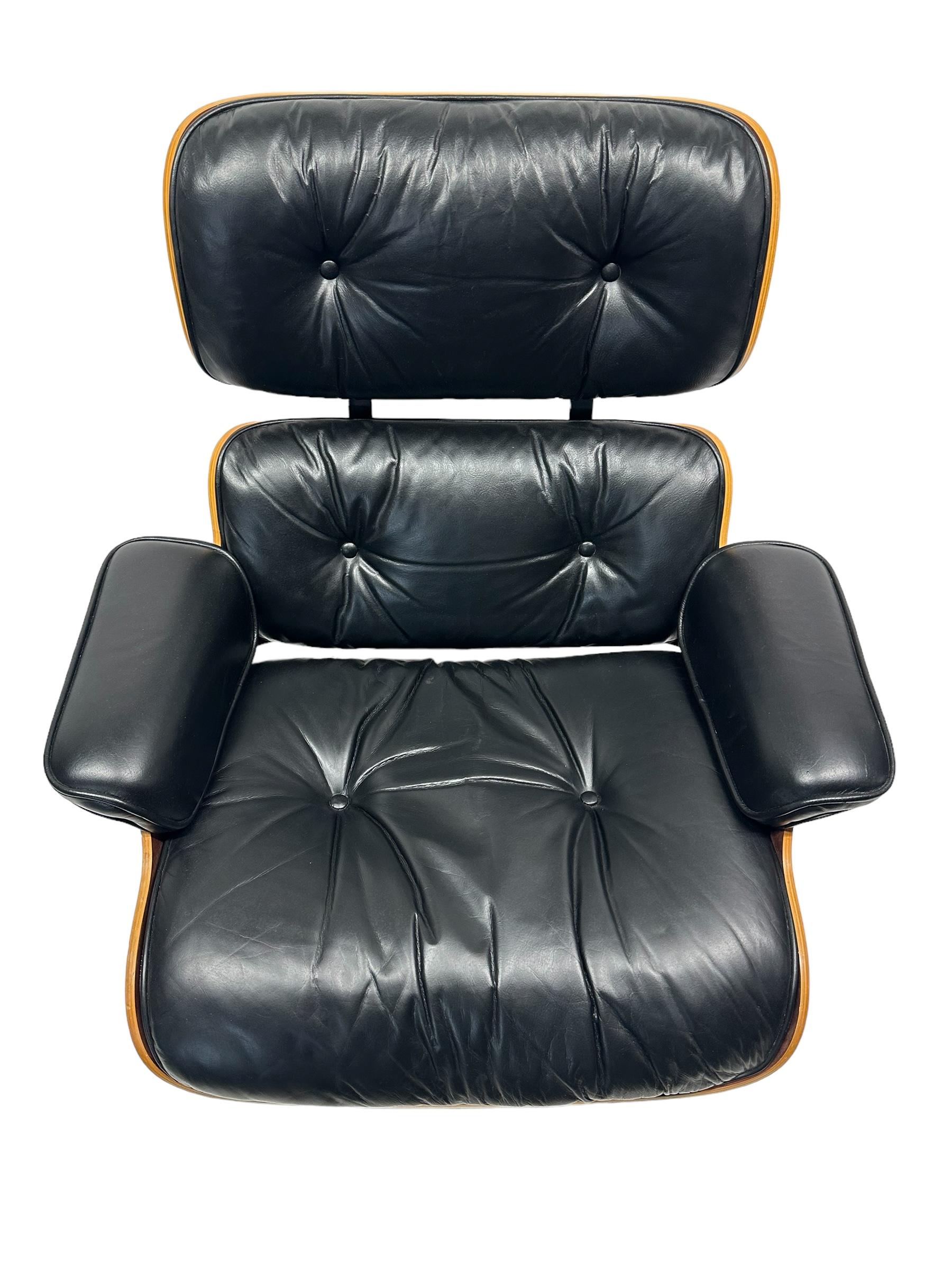 Américain Chaise longue et pouf Eames  en vente