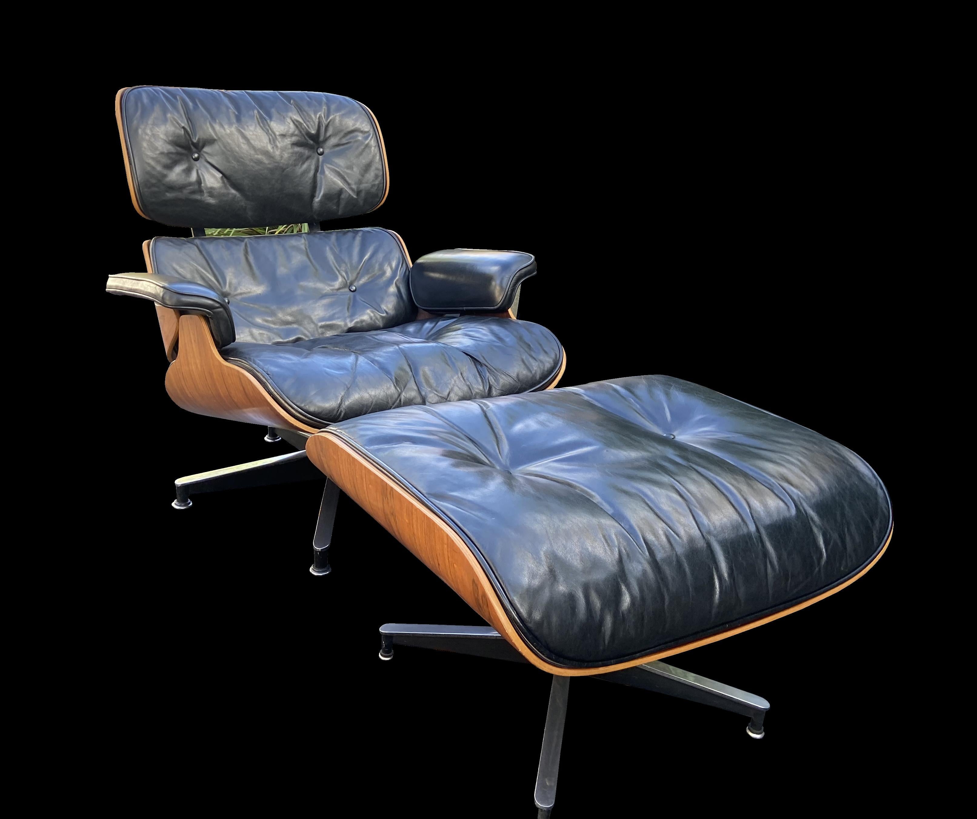 This is a very nice early example of this ubiquitous design lounge chair. Originally designed for Billy Wilder, the movie director in 1956, and after much admiration was then put into production by Herman Miller. This particular example was produced