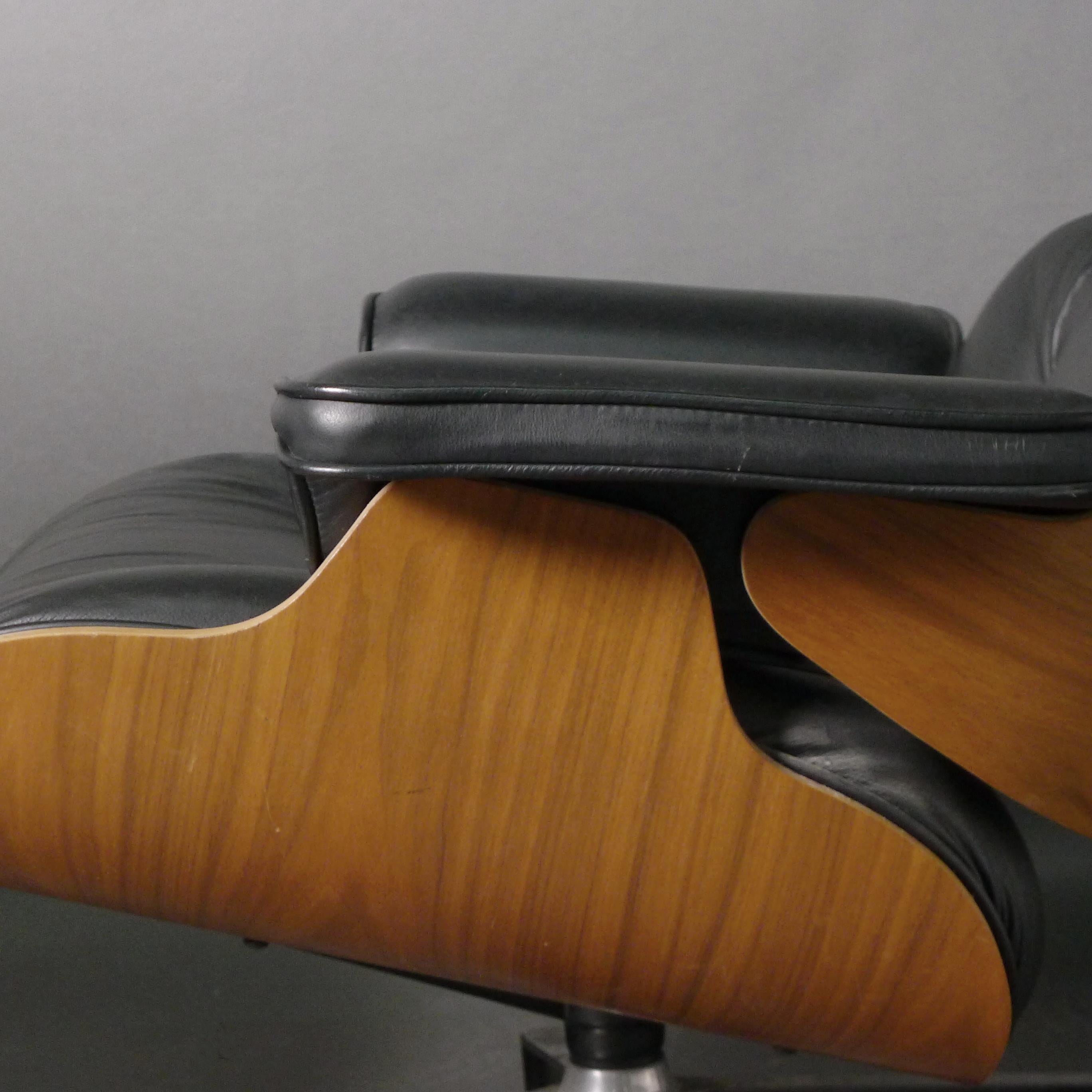 Eames Lounge Chair and Ottoman, model 670/671, Herman Miller, USA 3
