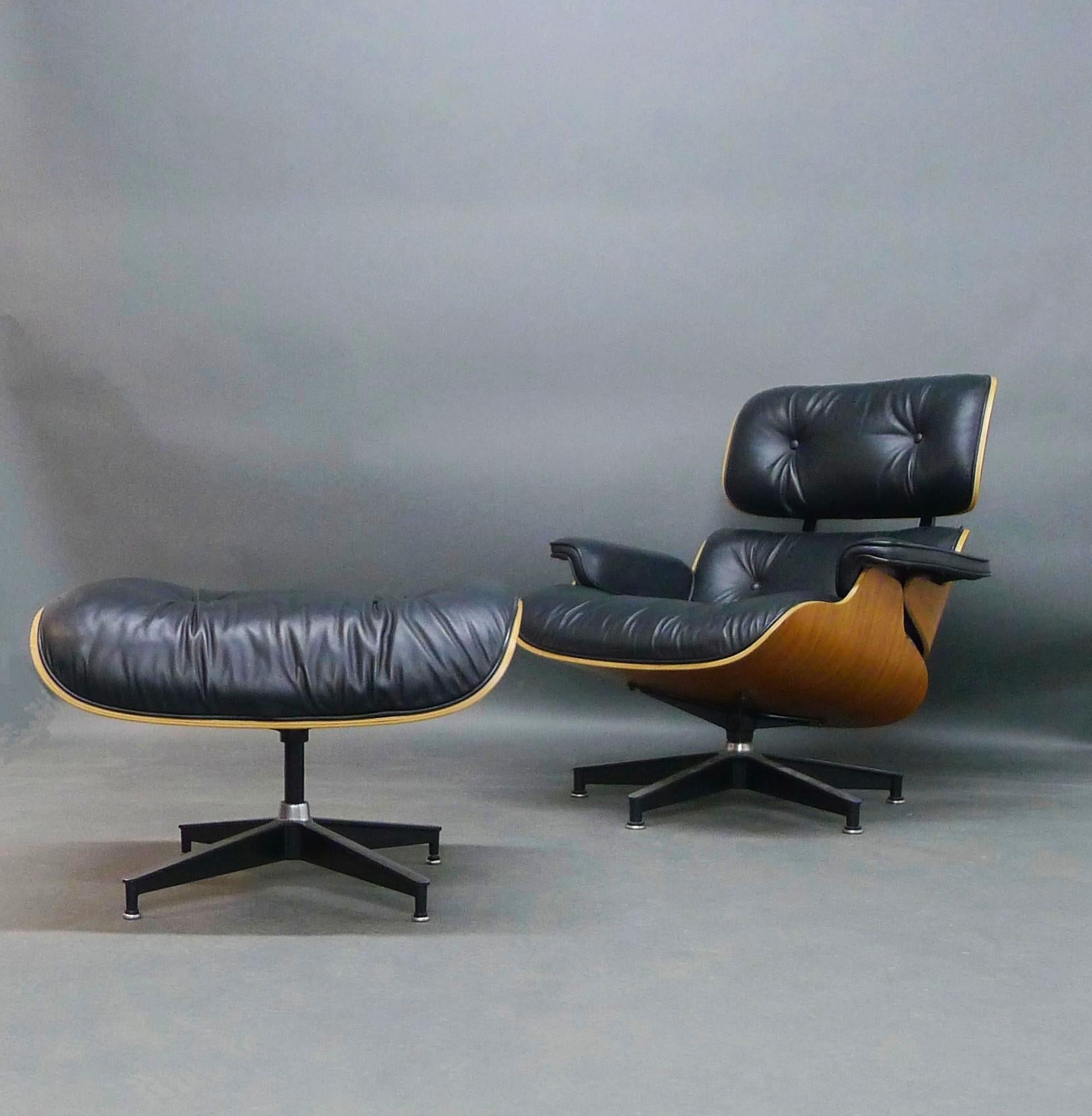 Mid-Century Modern Eames Lounge Chair and Ottoman, model 670/671, Herman Miller, USA