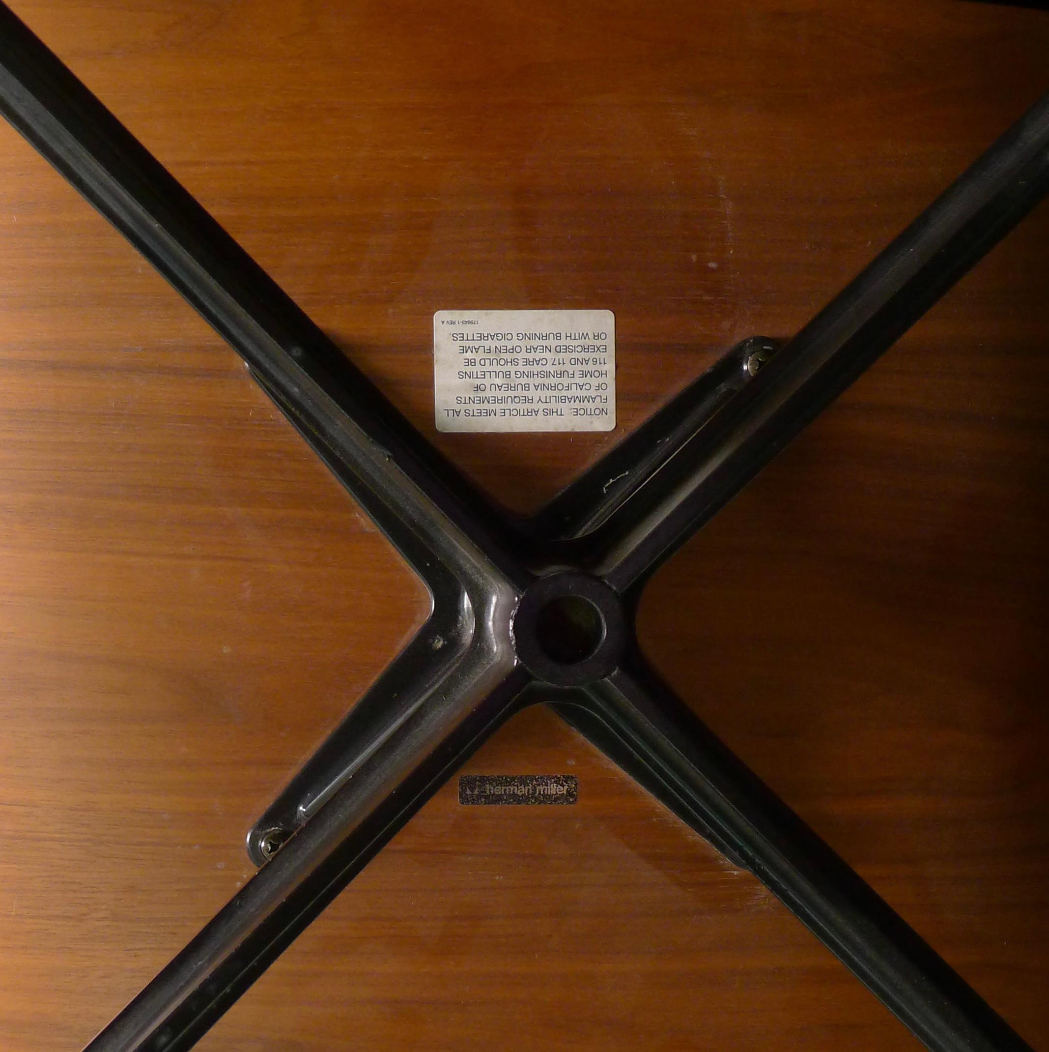 Eames Lounge Chair and Ottoman, model 670/671, Herman Miller, USA 2
