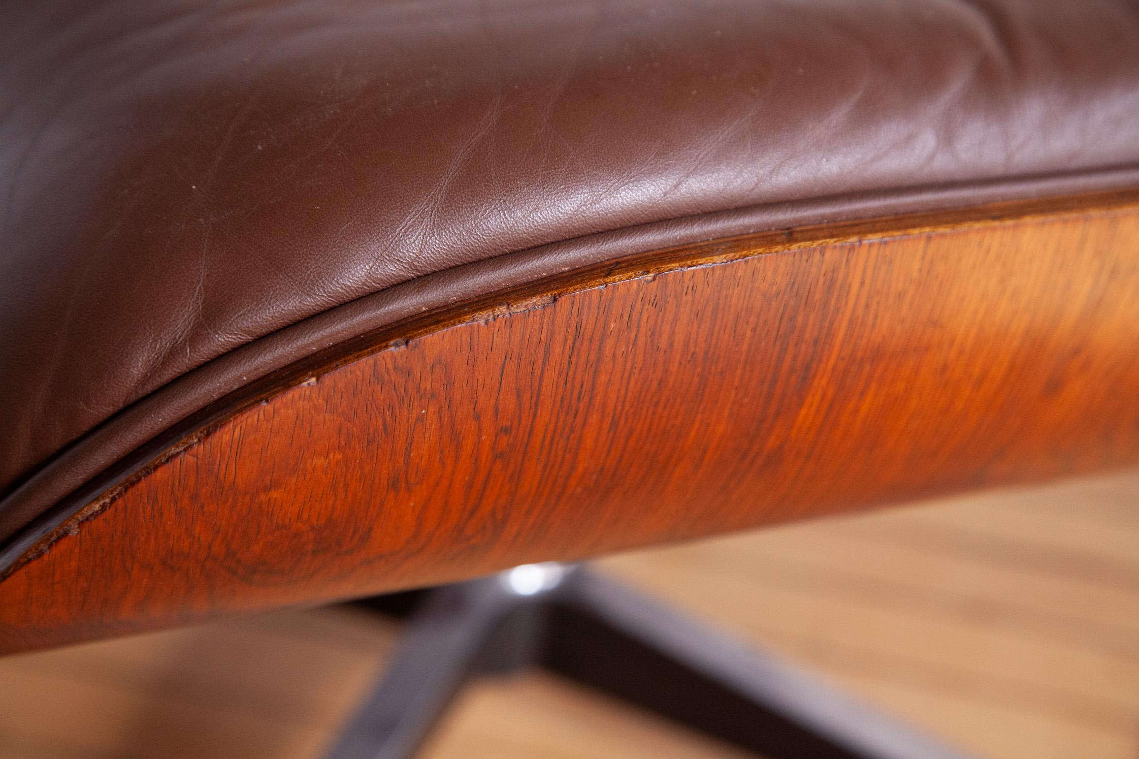 Eames Lounge Chair and Ottoman Rosewood and Brown Leather For Sale 1