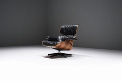 Eames lounge chair by Ray & Charles Eames by Mobilier International for Miller