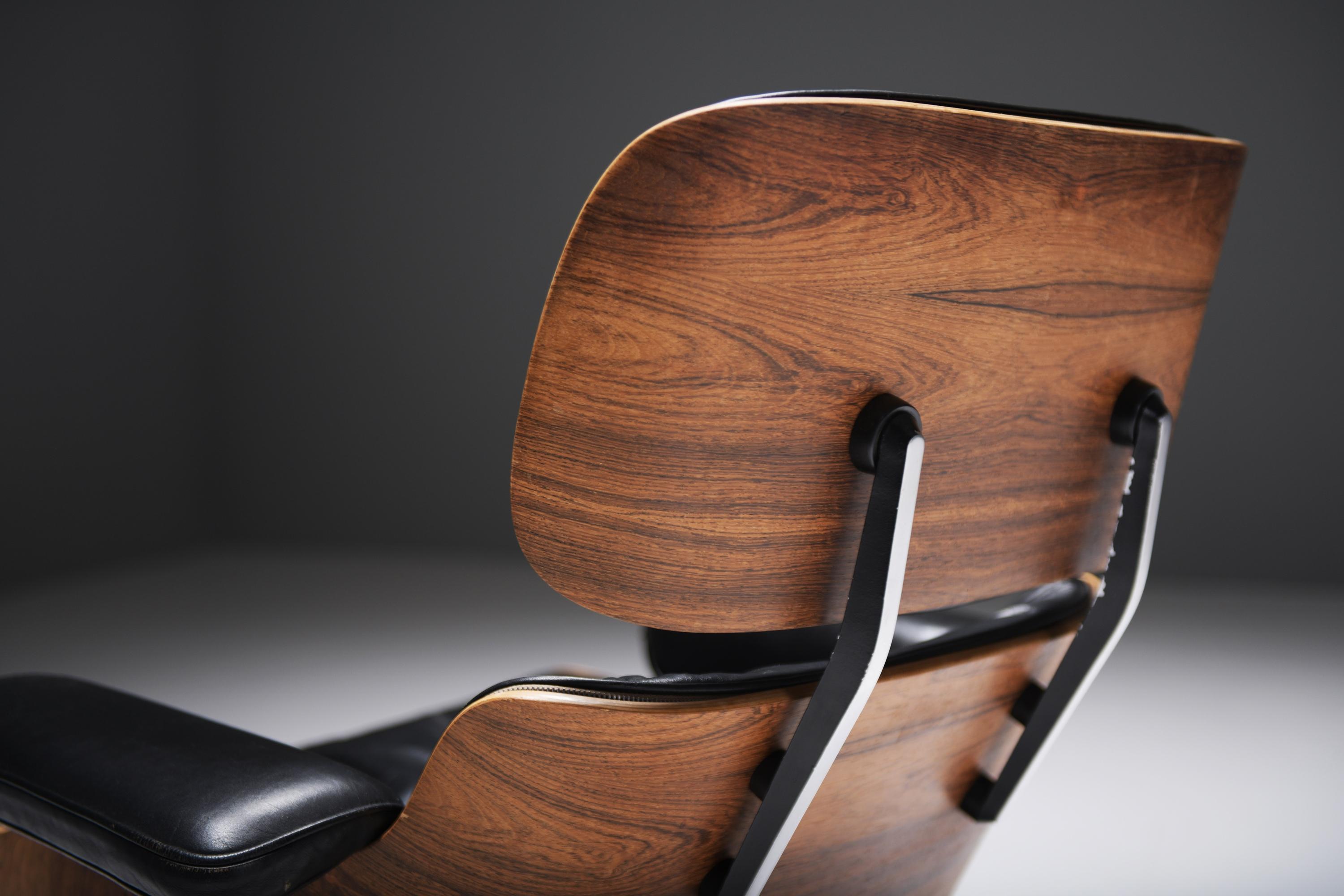 Eames lounge chair by Ray & Charles Eames by Mobilier International for Miller In Good Condition For Sale In Buggenhout, Oost-Vlaanderen