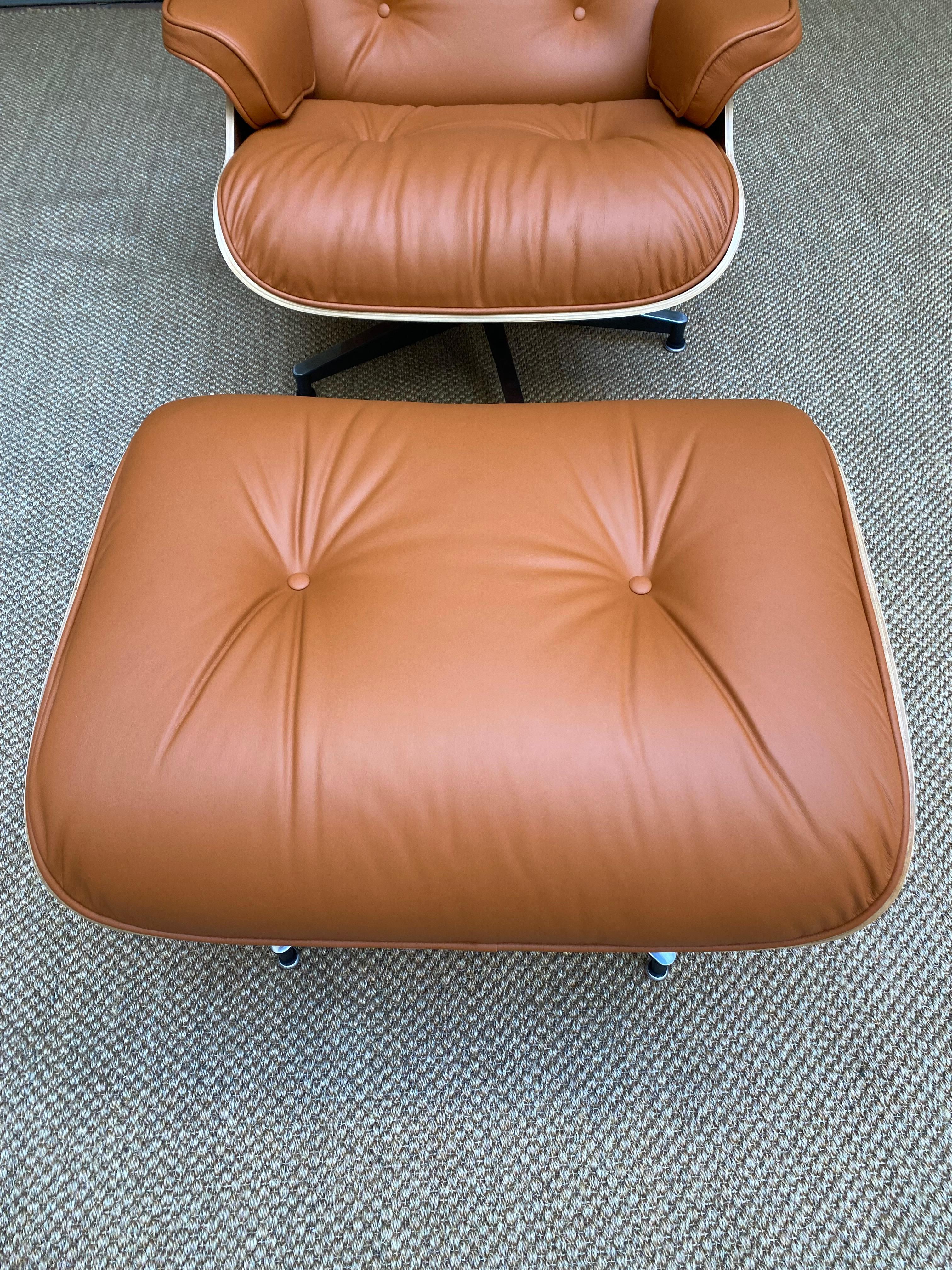 Eames Lounge Chair et Ottoman, 2010 In Excellent Condition In Saint Ouen, FR