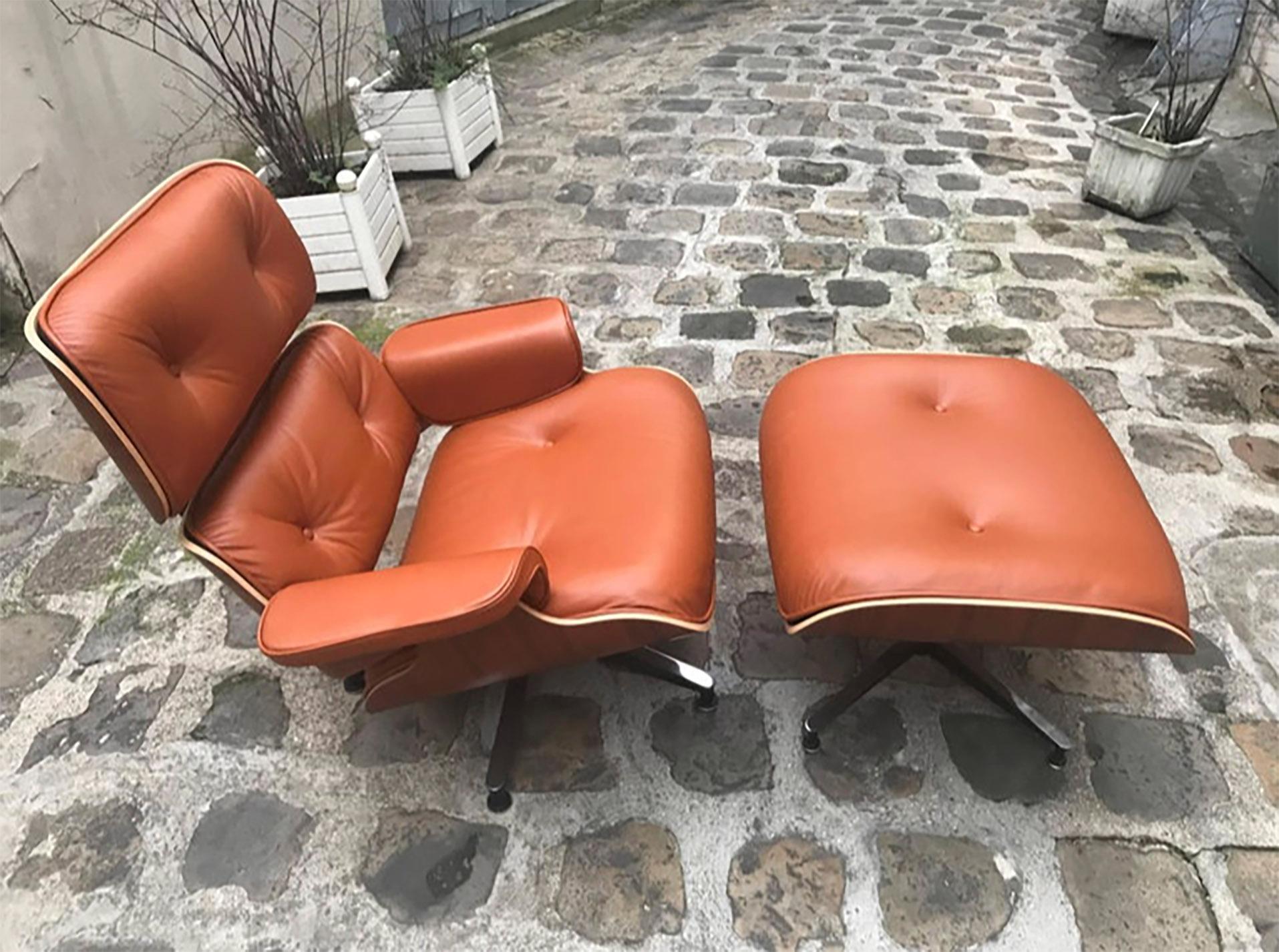 Eames lounge chair- Herman Miller Edition
Cognac color
Charles Eames
Edition Herman Miller 2009 / 2010
Ensemble fauteuil et son ottoman
Combinaison palissandre / Cuir Tan
Brand new
Measures: Chair:
H: 81.28 cm Lar. 83.185 cm Long. 83.185