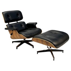 Silla y otomana Eames de Charles and Ray Eames