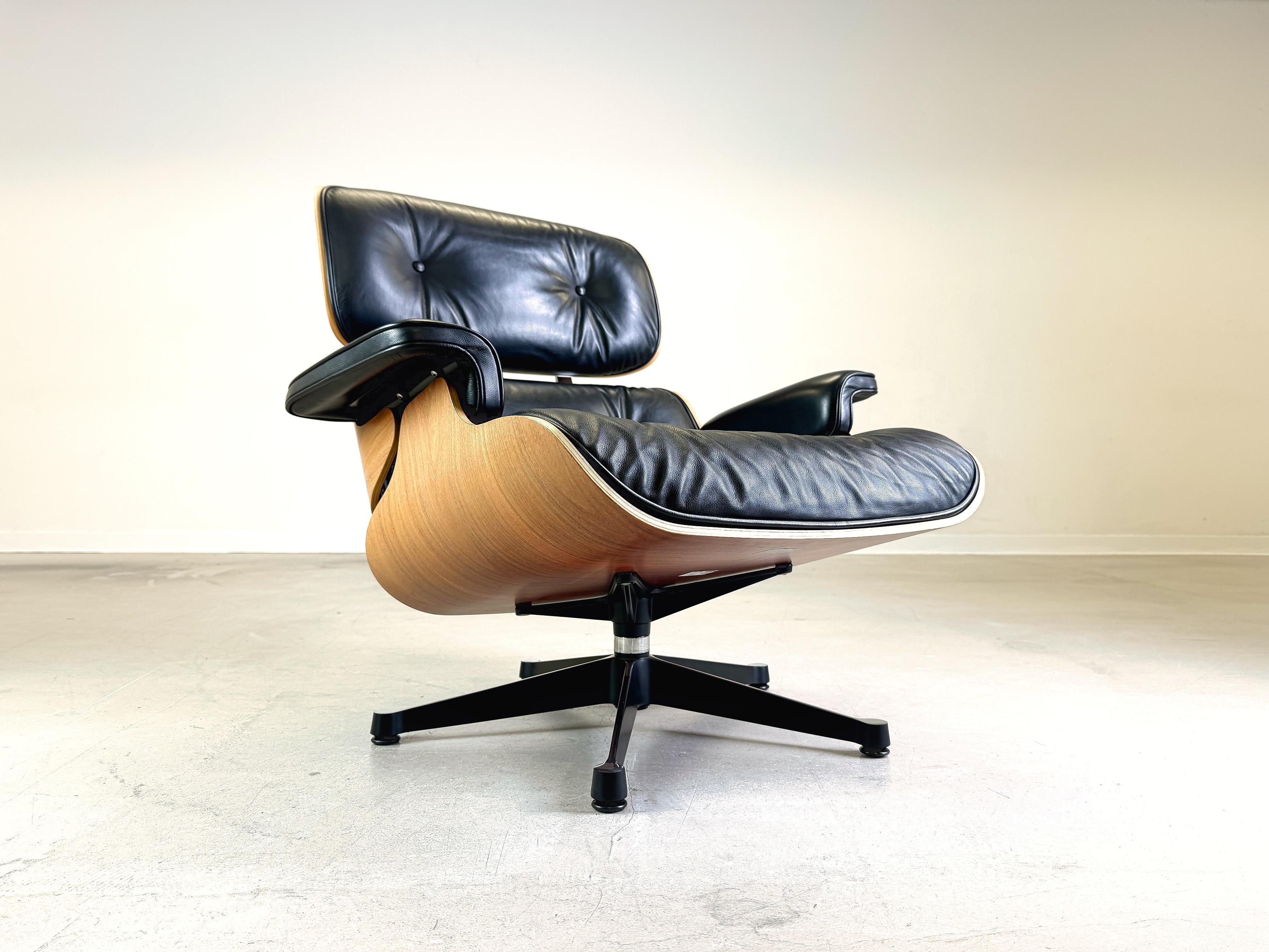 Leather Eames Lounge chair Vitra armchair incl. ottoman black