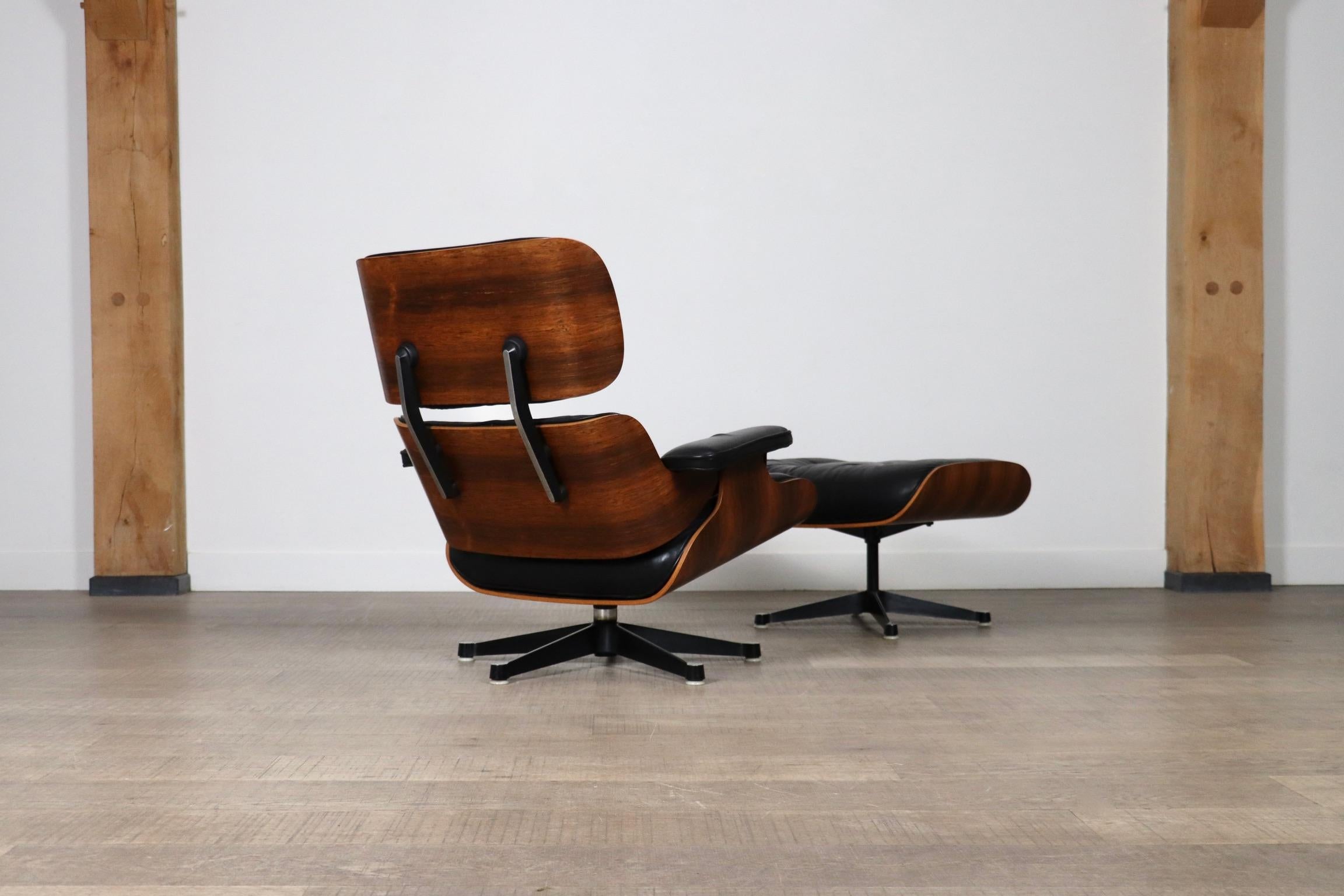 Sedia da salotto Eames con ottomana di Charles and Ray Eames per Herman Miller, 1970 6