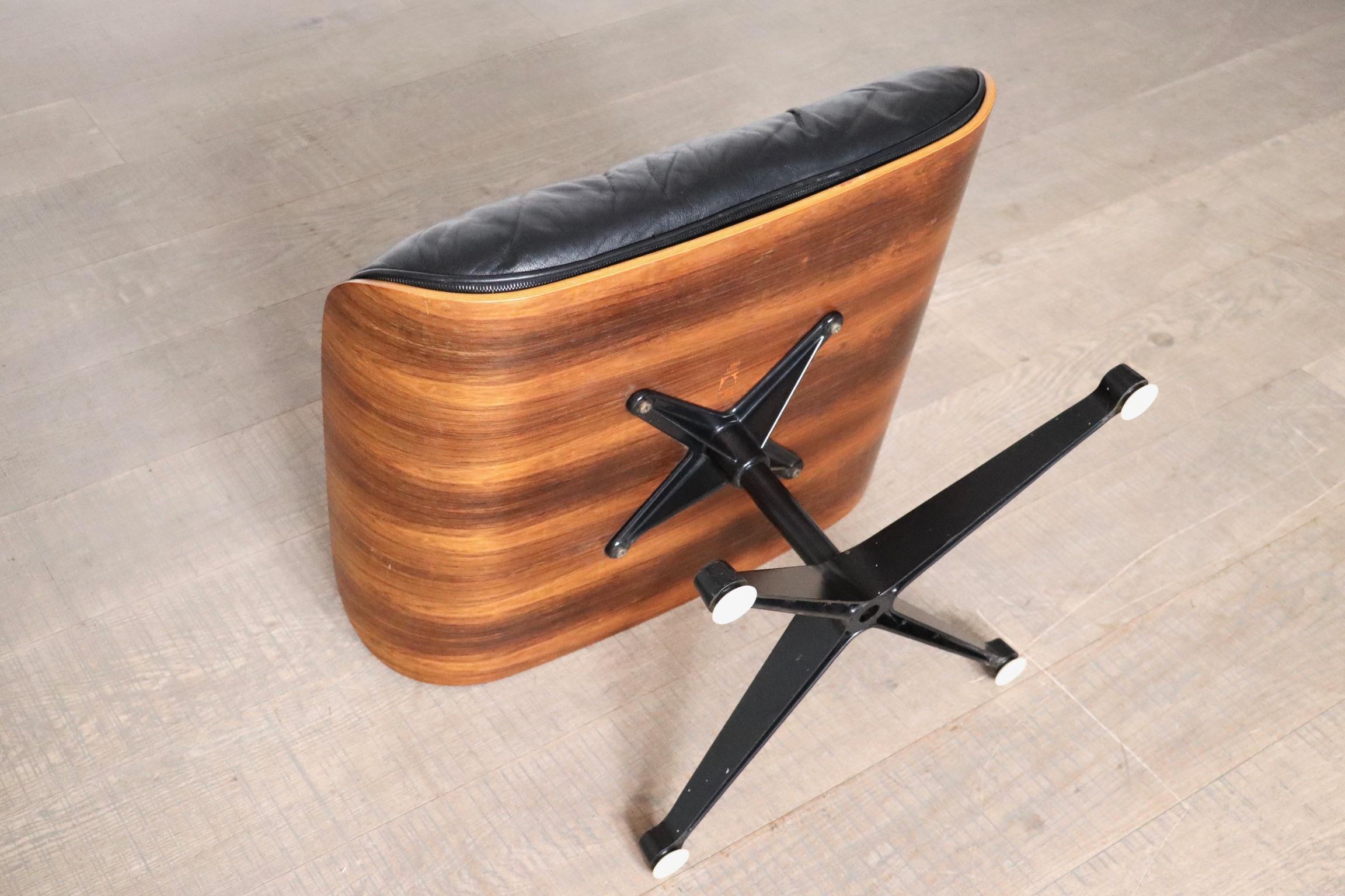 Sedia da salotto Eames con ottomana di Charles and Ray Eames per Herman Miller, 1970 11