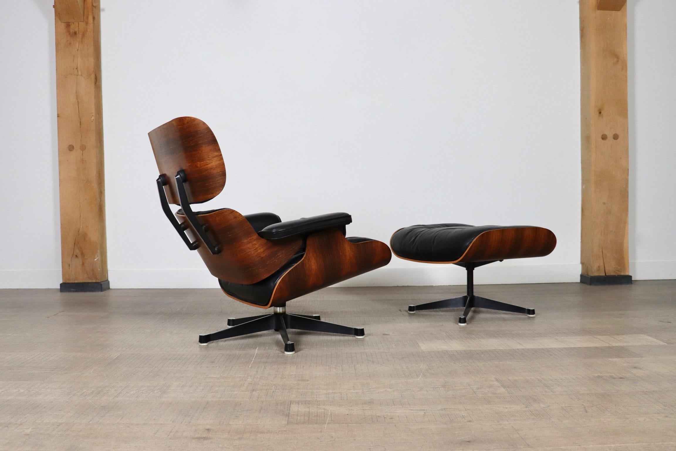Sedia da salotto Eames con ottomana di Charles and Ray Eames per Herman Miller, 1970 4
