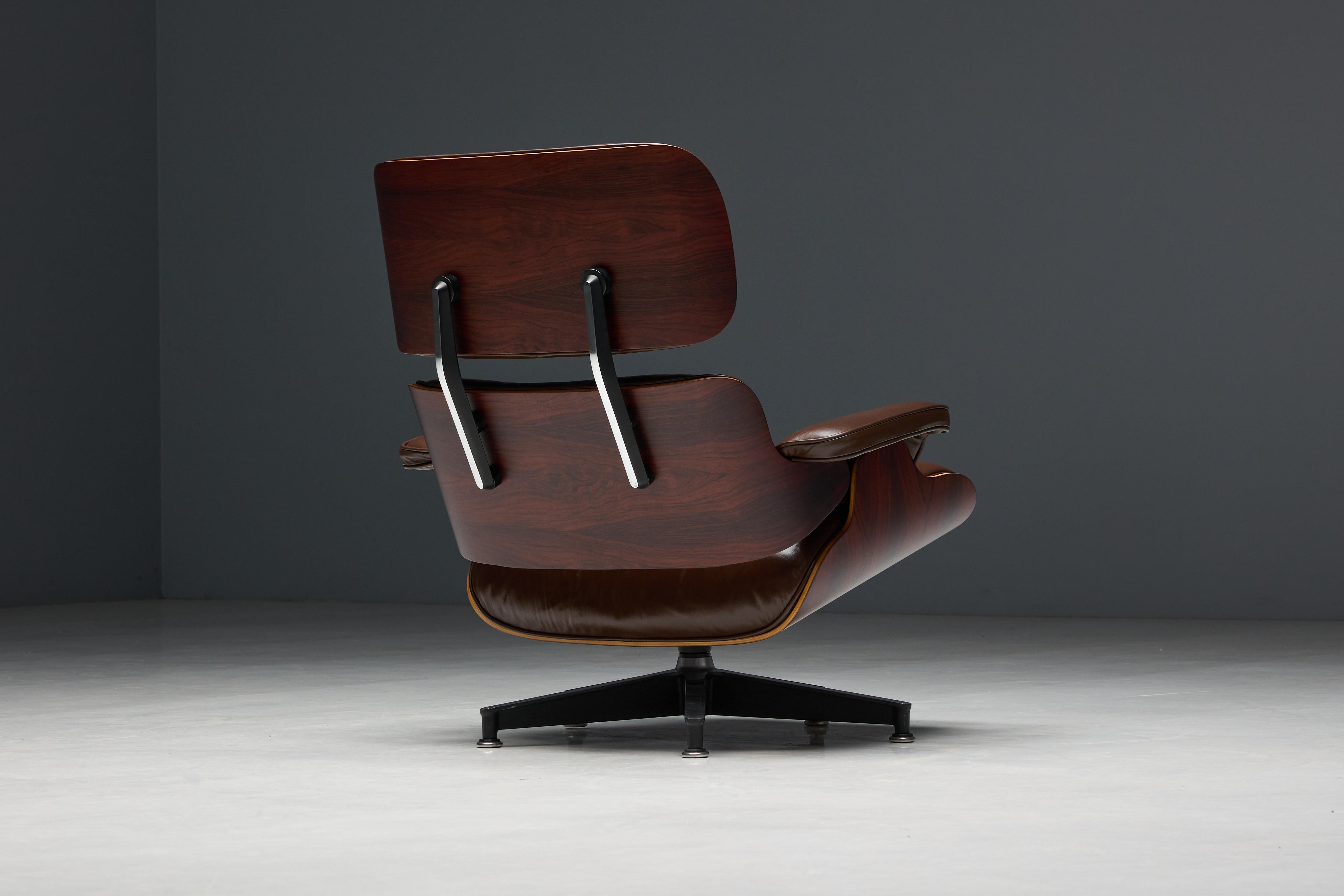 Eames Lounge Chair with Ottoman for Herman Miller, United States, 1970s For Sale 11
