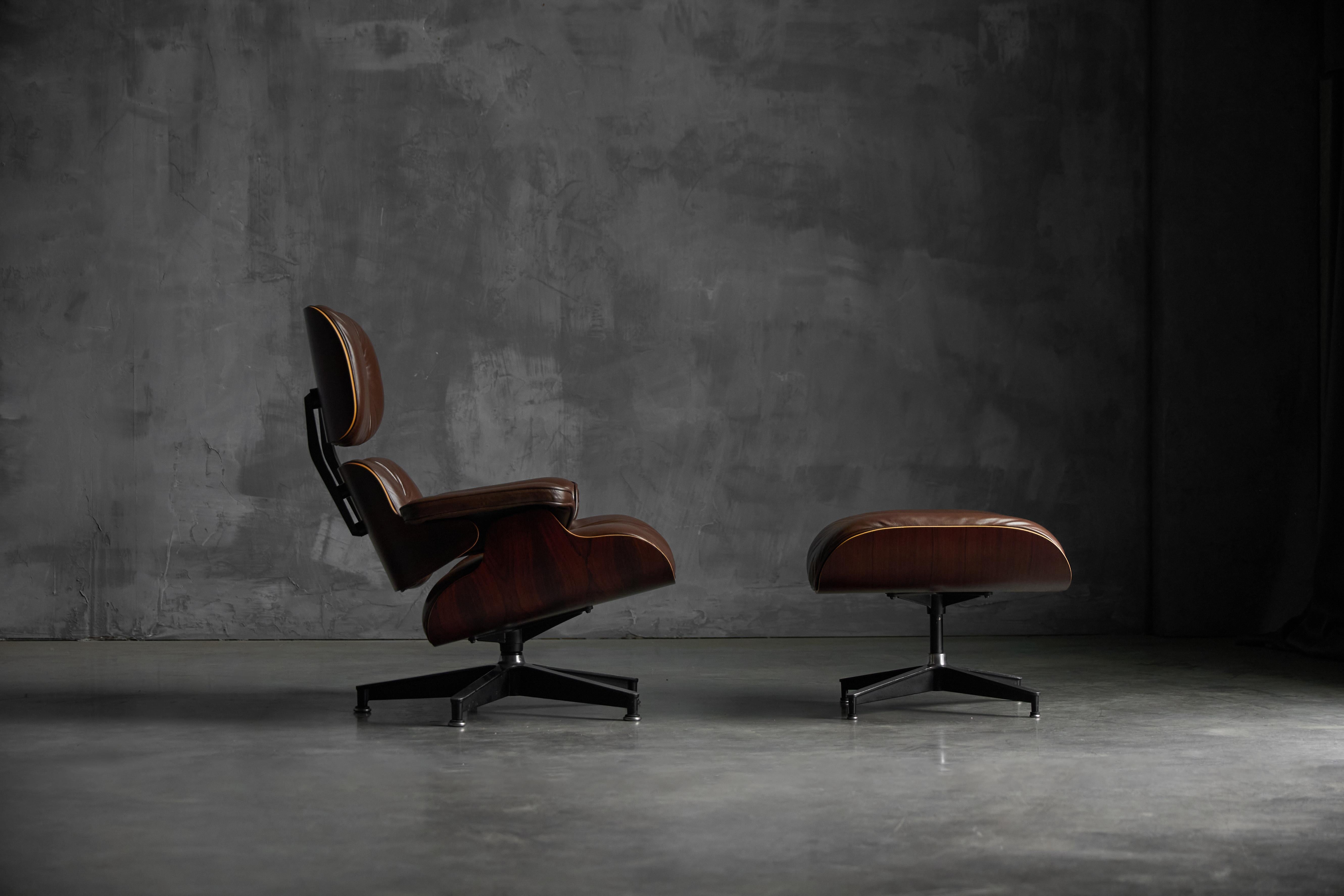 Mid-Century Modern Eames Lounge Chair with Ottoman for Herman Miller, United States, 1970s For Sale